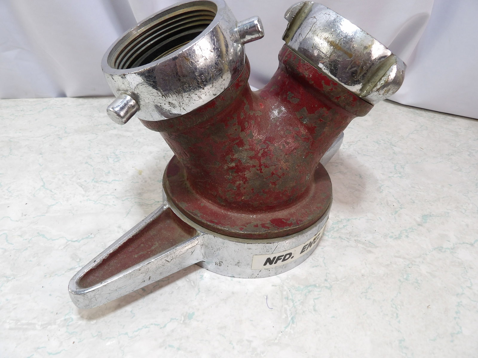 Fire Hydrant Hose Splitter with Dual Outlets (1 of 3)