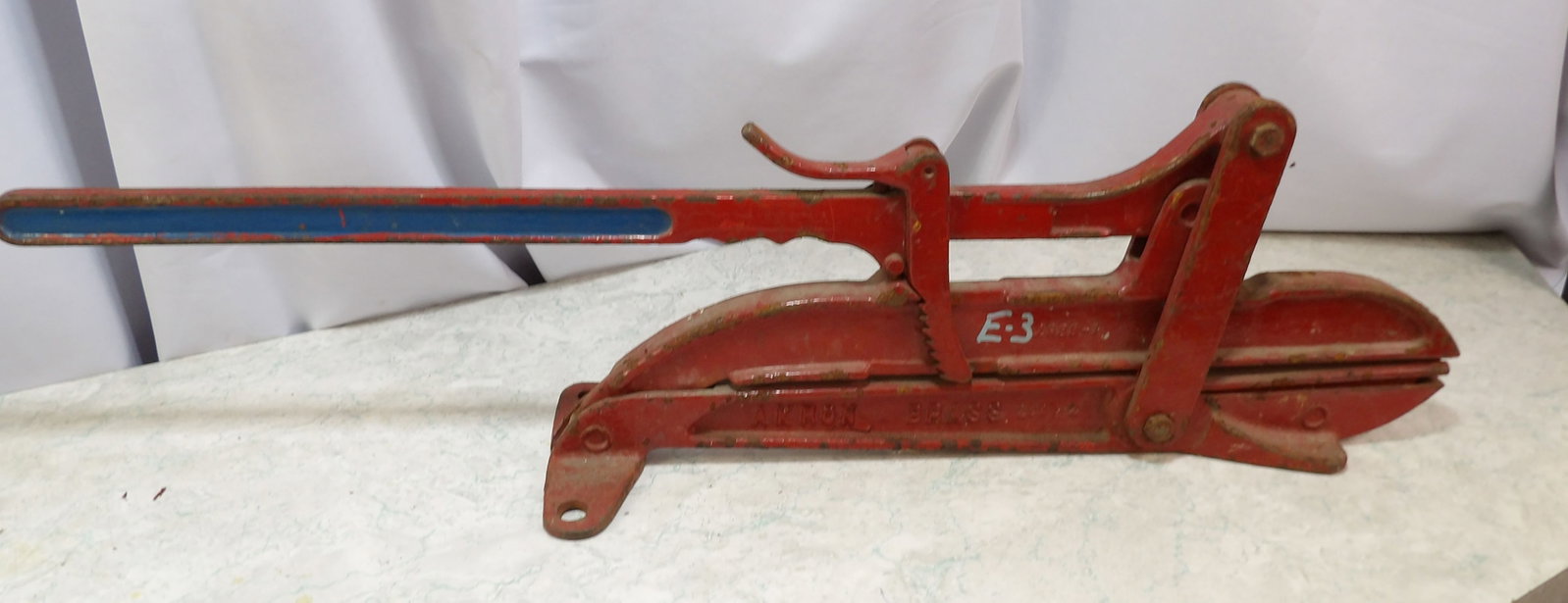 Akron Brass Firehose Clamp: Vintage Akron Brass Firehose Clamp. All measurements approximate. Please see photos for condition and details. Selling as is from 04281.