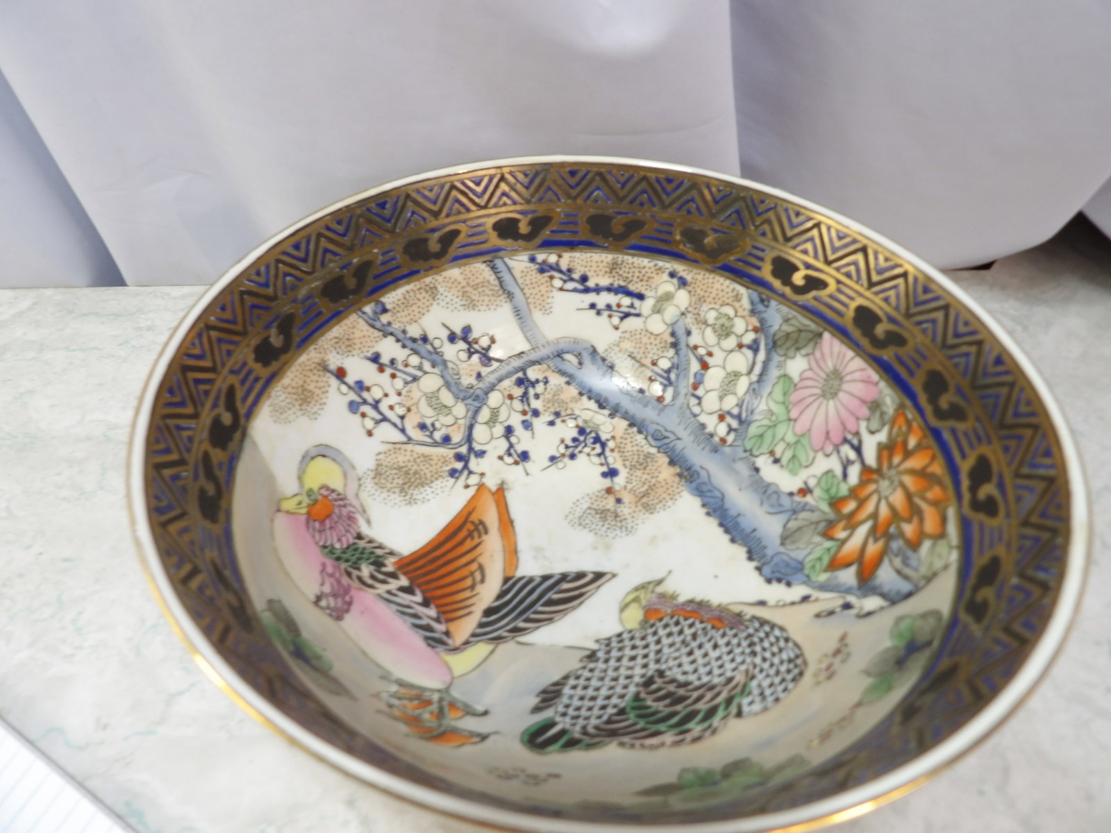 Oriental Painted Porcelain Bowl: Vintage Oriental Painted Porcelain Bowl. All measurements approximate. Please see photos for condition and details. Selling as is from 04281.