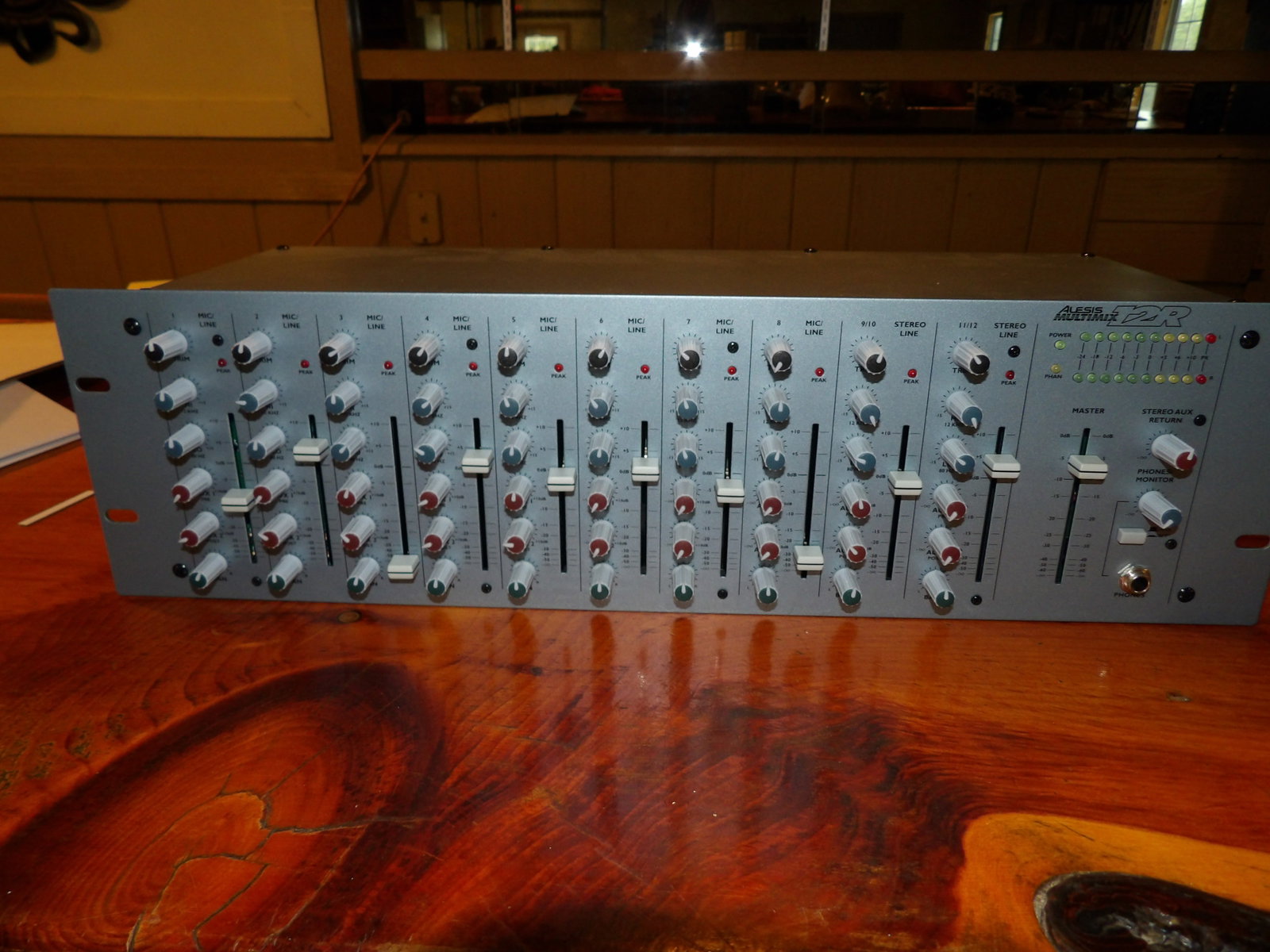 Alesis Multimix Rackmount 12 Channel Analog Mixer: Alesis Multimix 12R Rackmount 12 Channel Analog Mixer. All measurements approximate. Please see photos for condition and details. Selling as is from 04281.