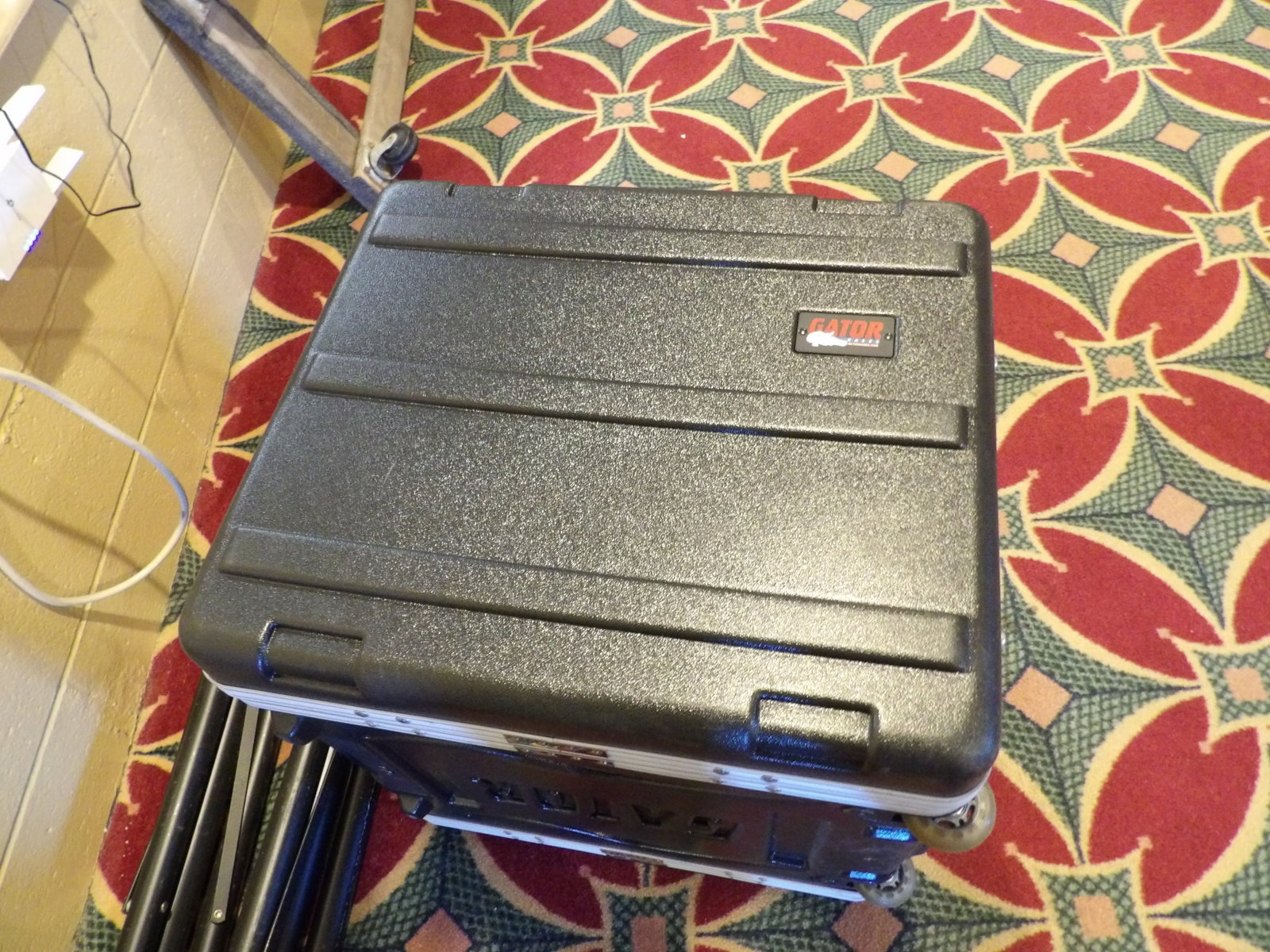 Gator Cases Rolling Rack Case with Retractable Handle - 3