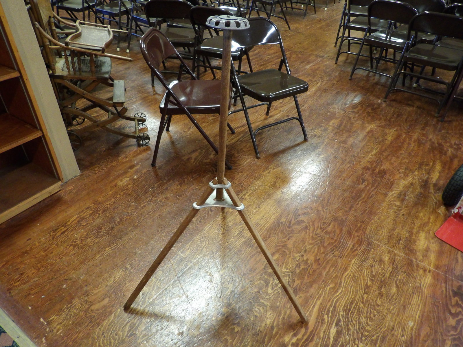 Wooden Collapsible Umbrella Drying Rack (1 of 3)