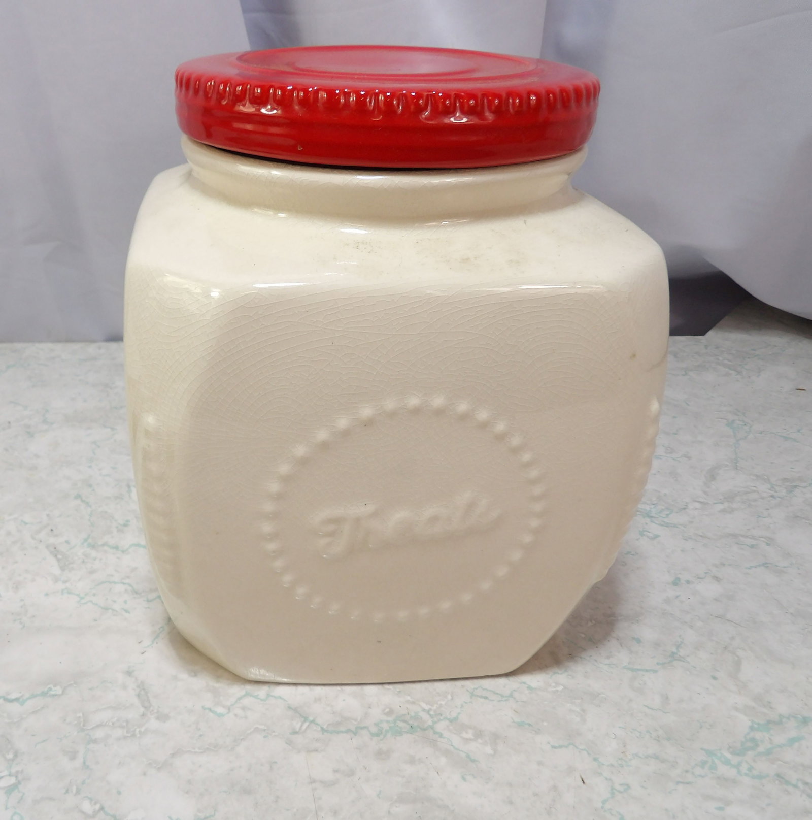 Square Stoneware Cookie Jar: Square Stoneware Cookie Jar with Red Lid, Contemporary. Along with LiveShip (handled by LiveAuctioneers), we also can have a local shipper package and ship your purchases. Just choose buyer arranges s