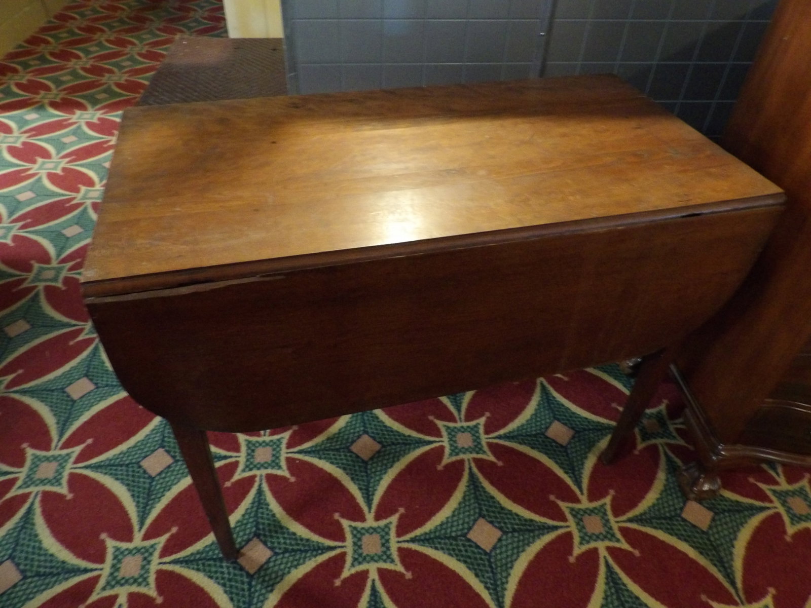 19th Century Drop Leaf Pembroke Table: 19th Century Drop Leaf Pembroke Table. Along with LiveShip (handled by LiveAuctioneers), we also can have a local shipper package and ship your purchases. Just choose buyer arranges shipping on your