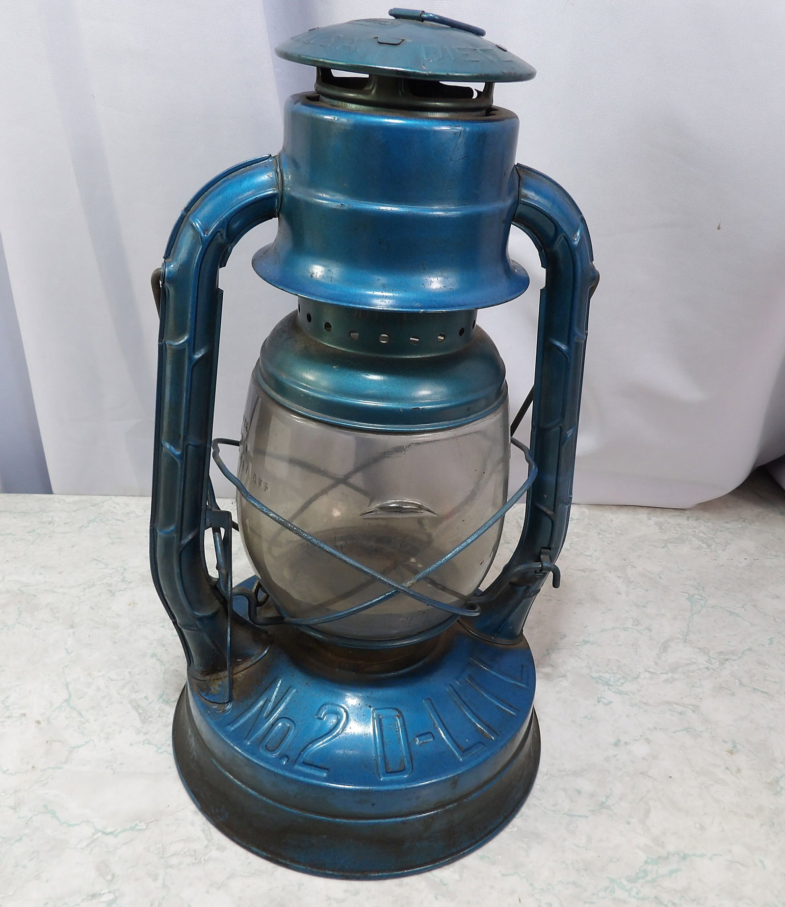 Dietz No. 2 Kerosene Oil Lamp in Blue (1 of 3)
