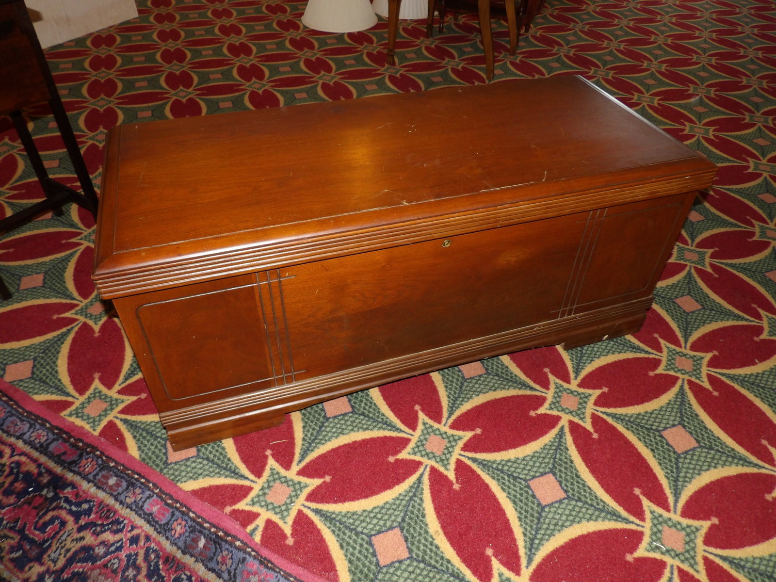 Beautiful Vintage Cedar Blanket Chest (1 of 3)