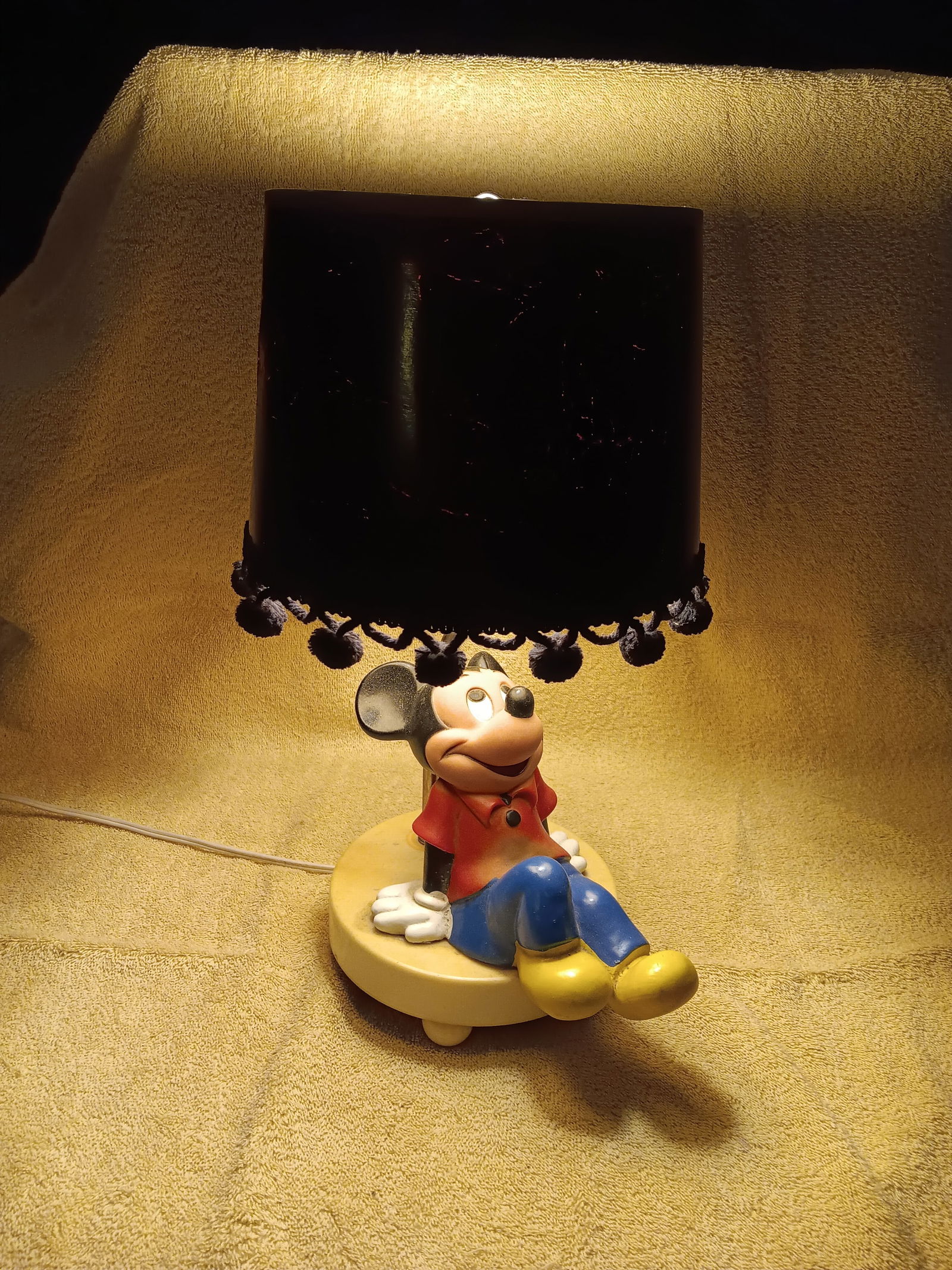 Old Vintage Original Mickey Mouse Lamp 14 3/4" Tall 1970s Working "I Do In-House Shipping": Up for auction is a old vintage original Mickey Mouse lamp 13 3/4" Tall from the 1970s. The lamp work also when you turn the knob twice then Mickey lights up. Also the shad is not the right one that c