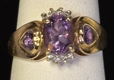 Gold Cocktail Ring with Amethyst and Diamonds