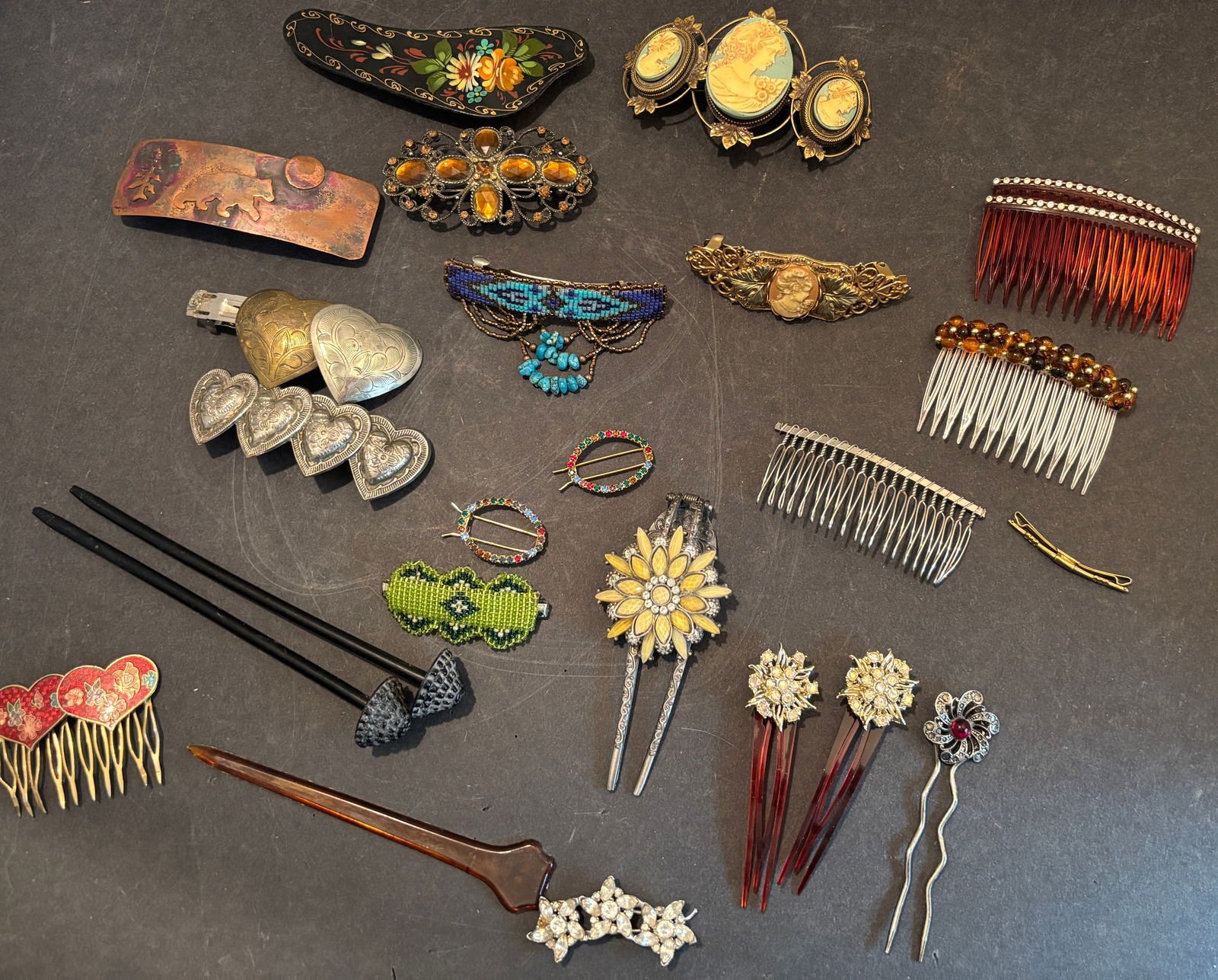 Lot of Hair Accessories (1 of 8)
