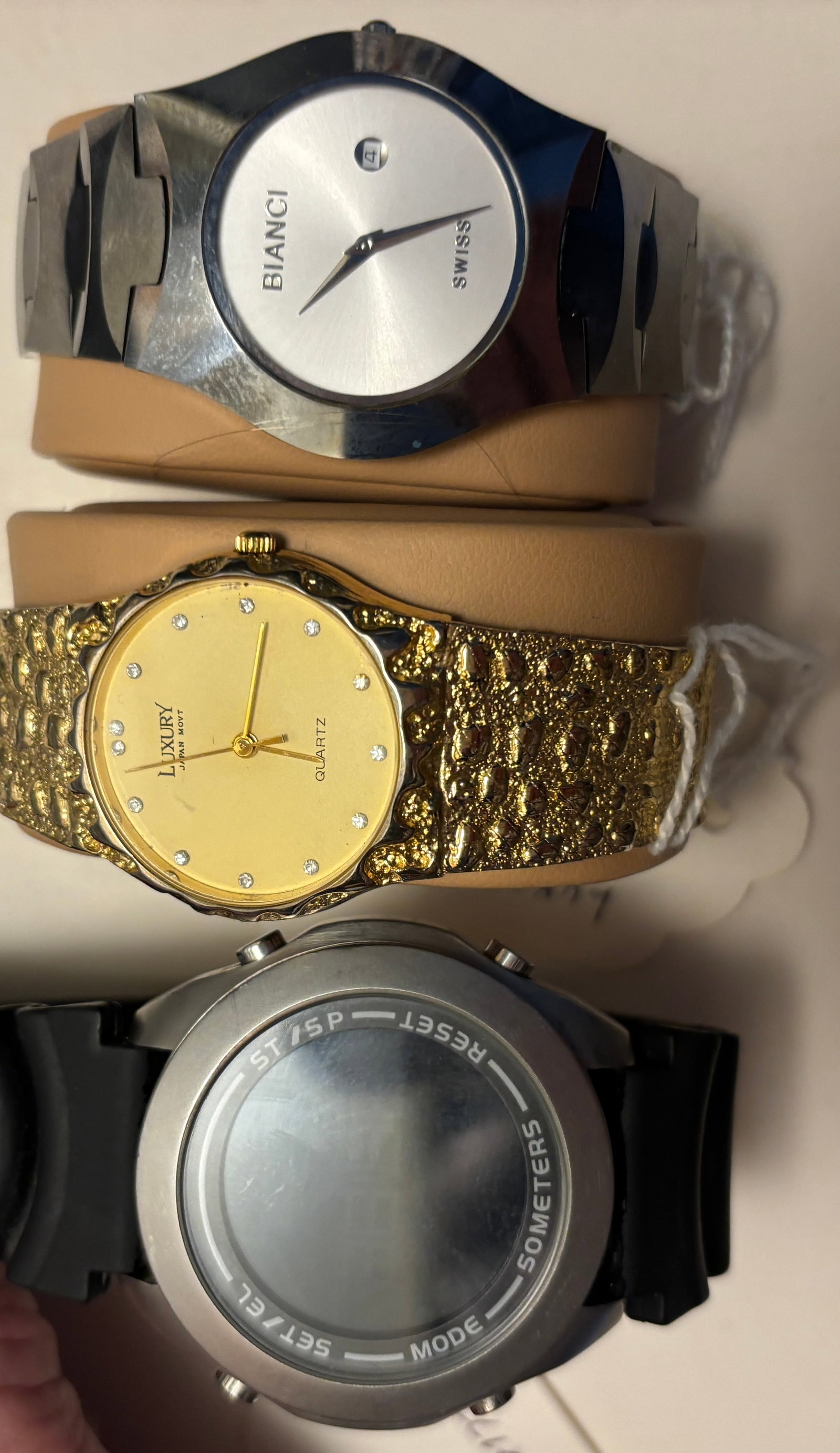 Watch Lot: 3 total Watches. Ollie OLK 80005-F, Biance Swiss 9187 M and Luxury Quartz watch lot. Need batteries