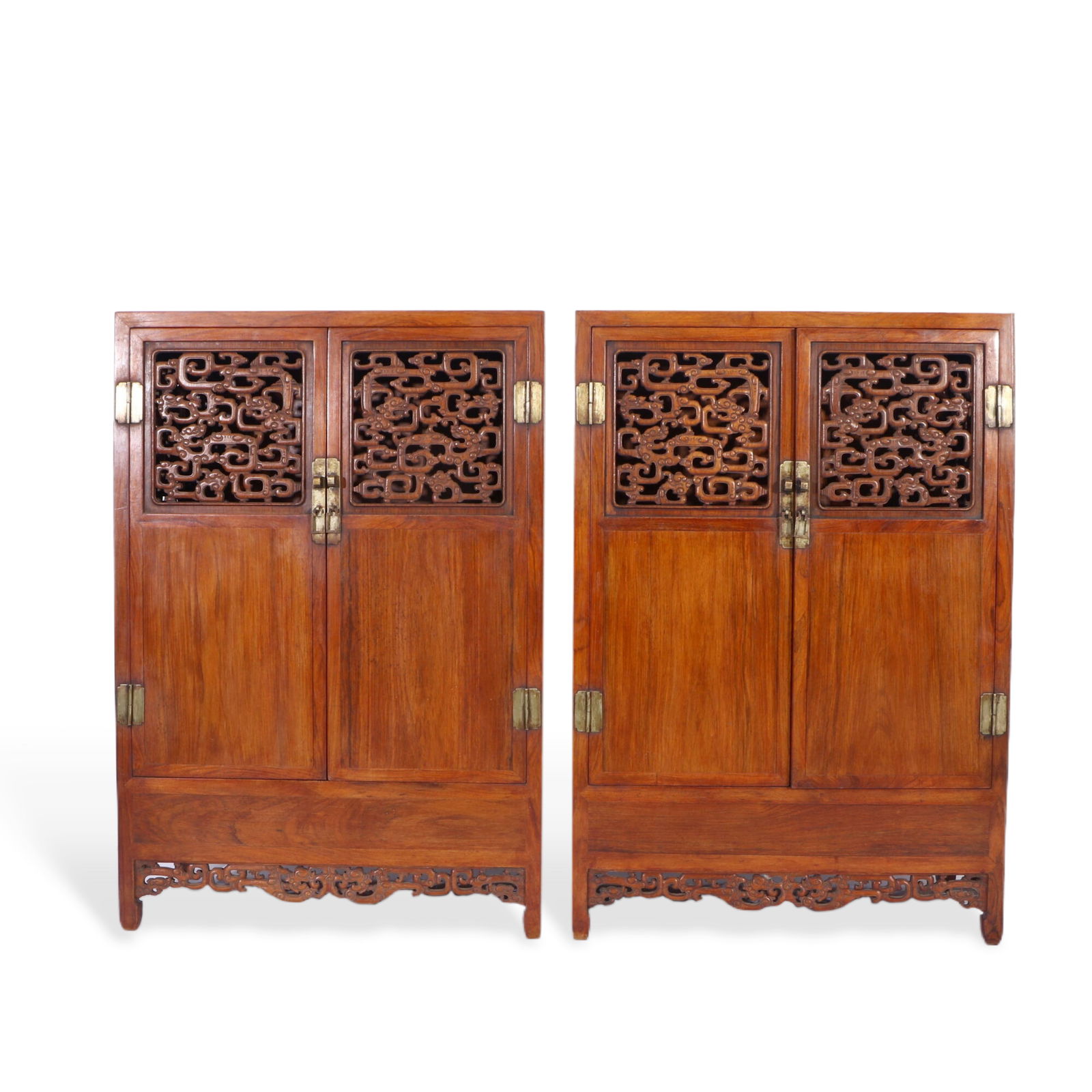 Ming Dynasty Huanghuali Openwork Chilong and Key Fret Cabinet (A Pair): H:93cm L:64cm W:34cm This is a pair of Ming Dynasty huanghuali open-shelf cabinets, crafted from large Hainan huanghuali timber as a matching set. The wood is smooth and delicate, with flowing grain