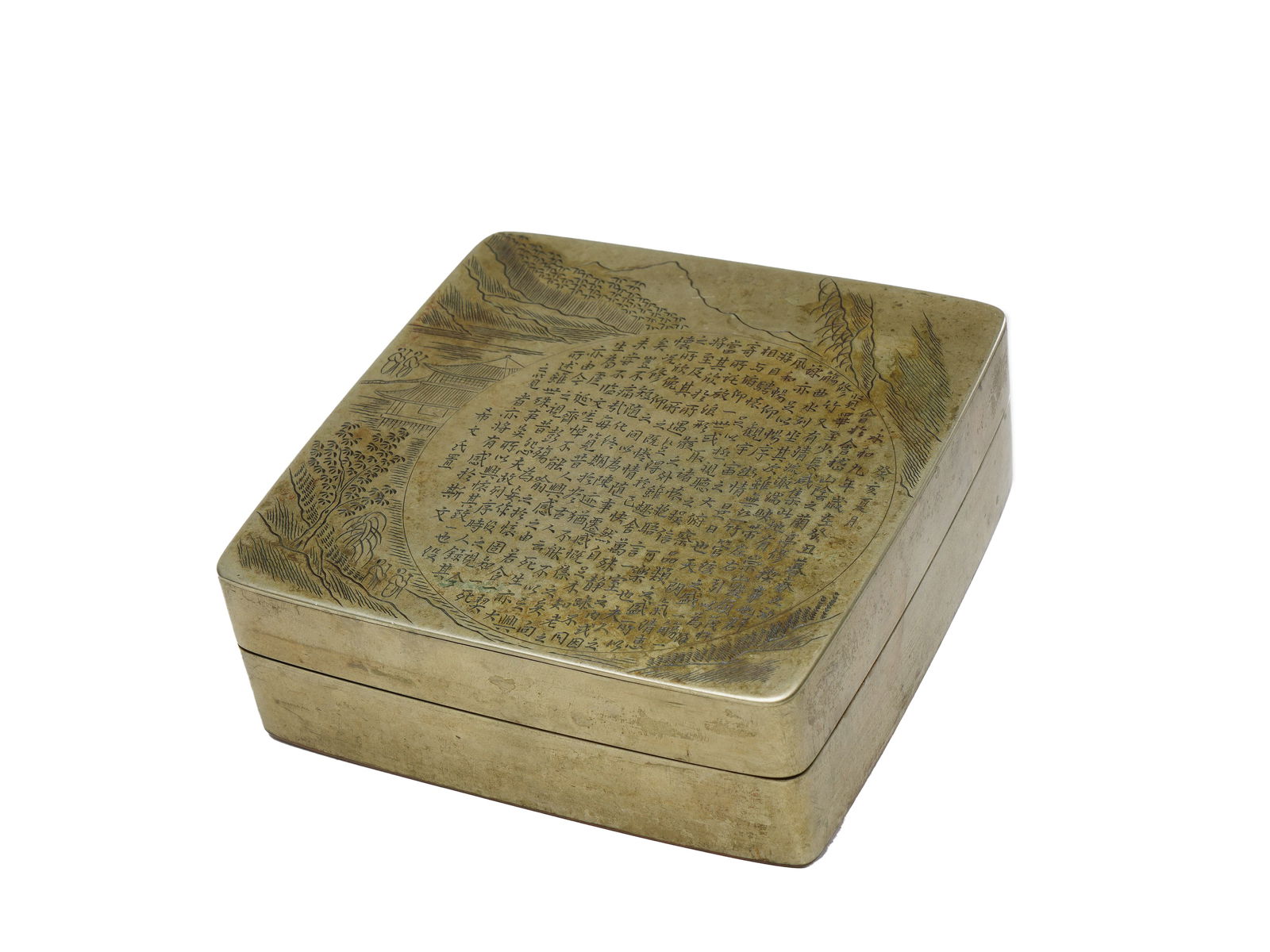 Qing Square Bronze Box with Carved Landscape and Poetic Inscription: H:3.5cmW:10cm This is a square bronze box with carved landscape and poetic inscription from the Daoguang period of the Qing Dynasty, an elegant scholar’s object of the mid-Qing Dynasty. The box is