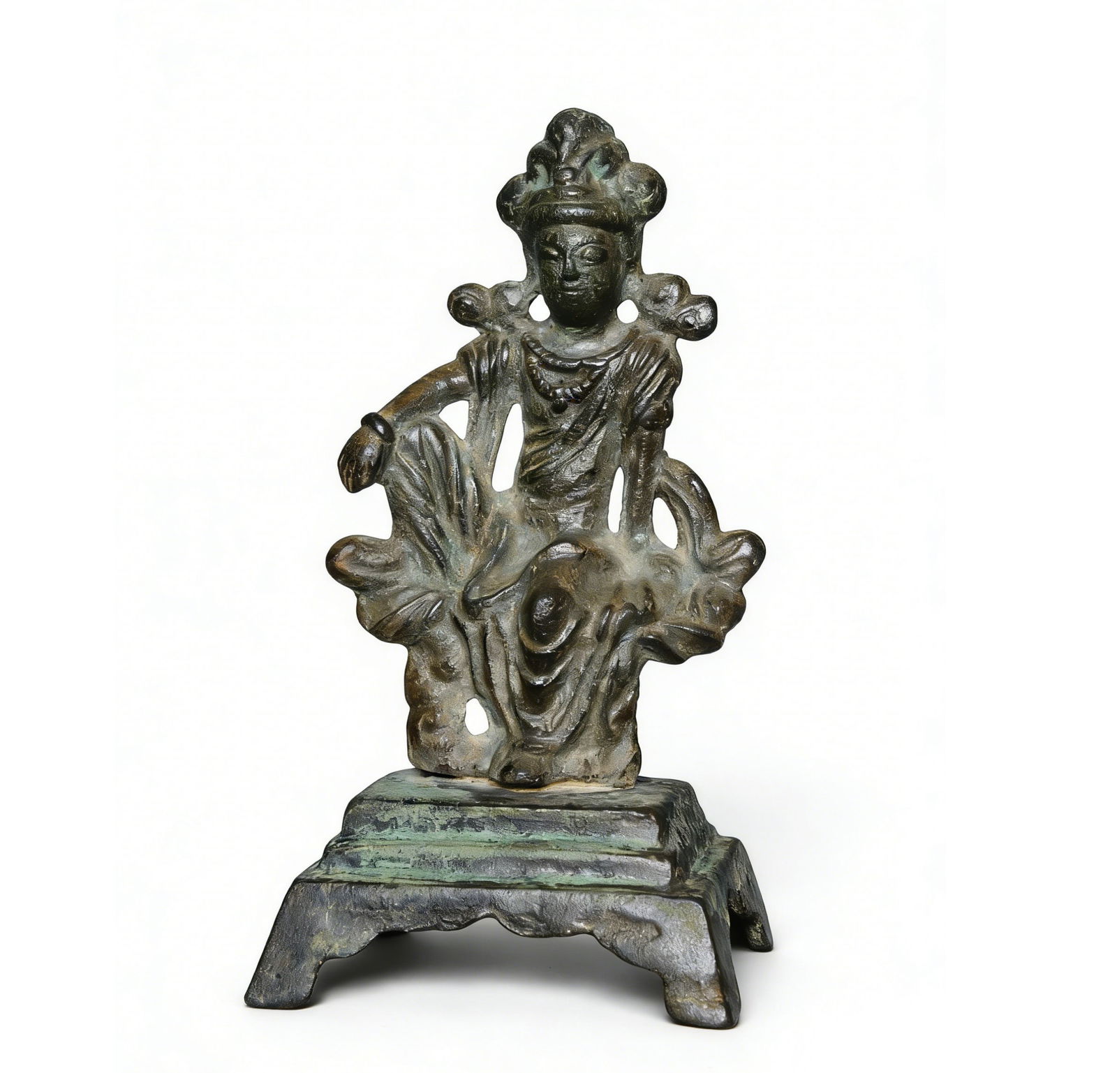 Northern Song Dynasty Bronze Statue of Water-Moon Guanyin in Seated Pose (1 of 9)