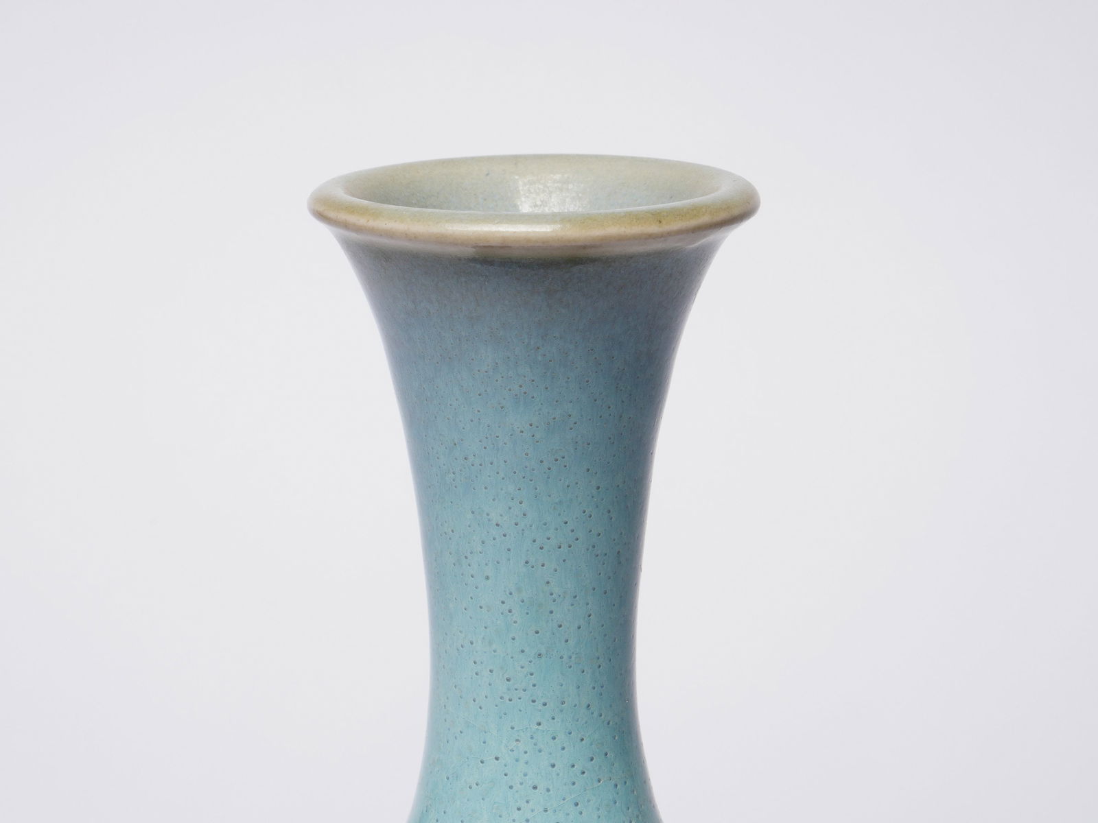 Song Dynasty Junyao Sky-Blue Glazed Long-Necked Vase with Purple Splashes - 4