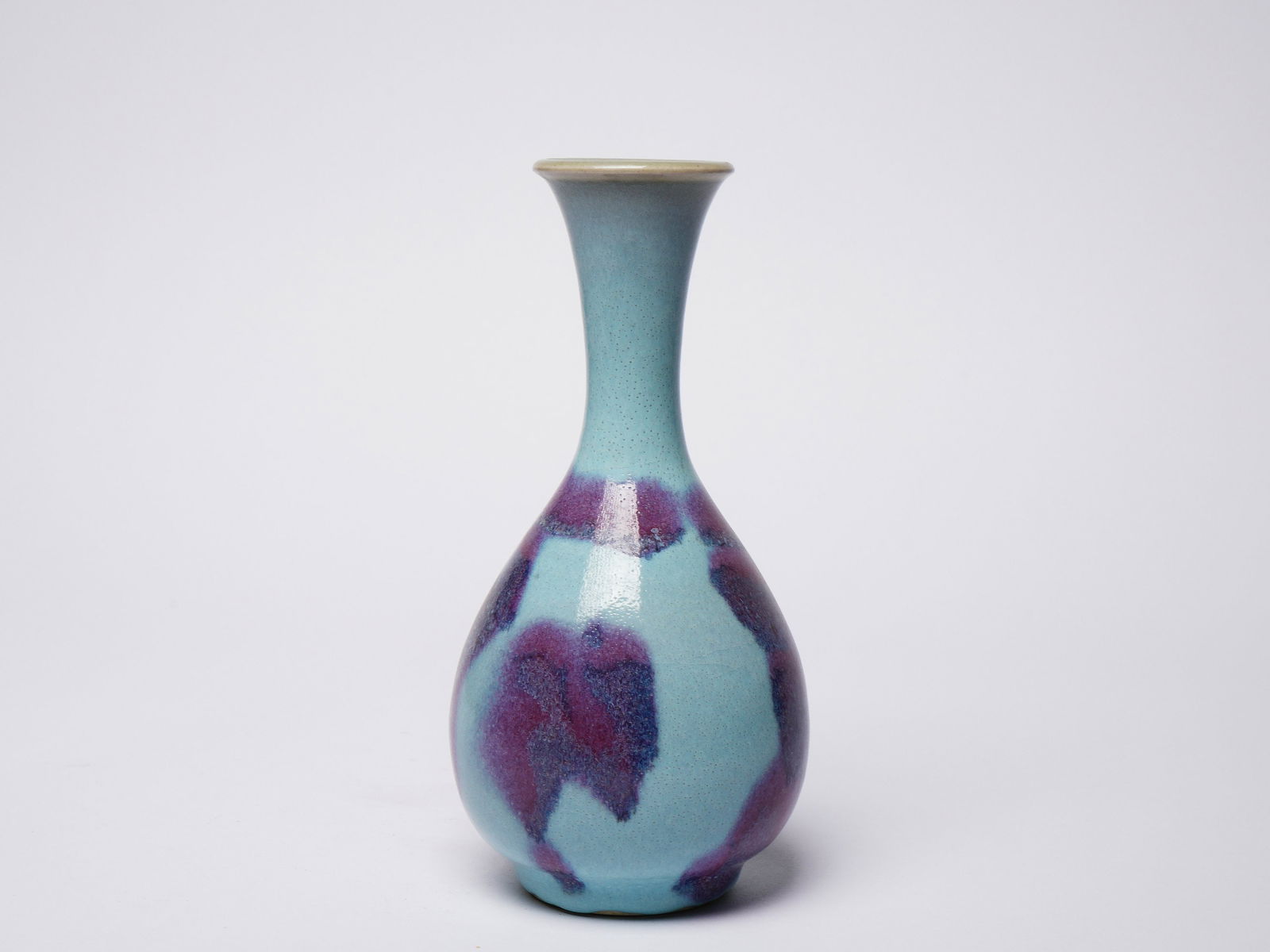 Song Dynasty Junyao Sky-Blue Glazed Long-Necked Vase with Purple Splashes - 5