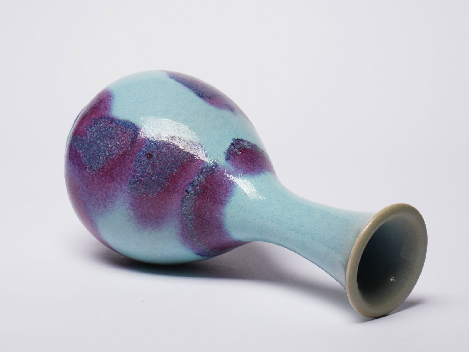 Song Dynasty Junyao Sky-Blue Glazed Long-Necked Vase with Purple Splashes - 7