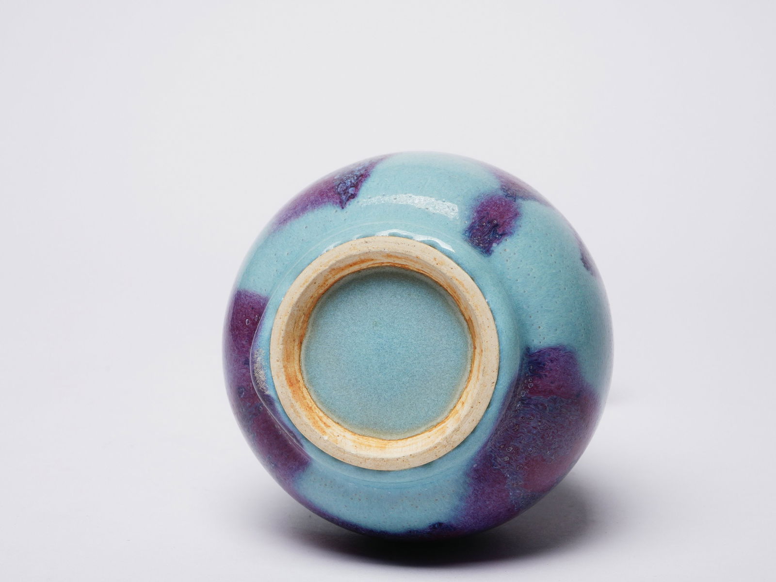 Song Dynasty Junyao Sky-Blue Glazed Long-Necked Vase with Purple Splashes - 8