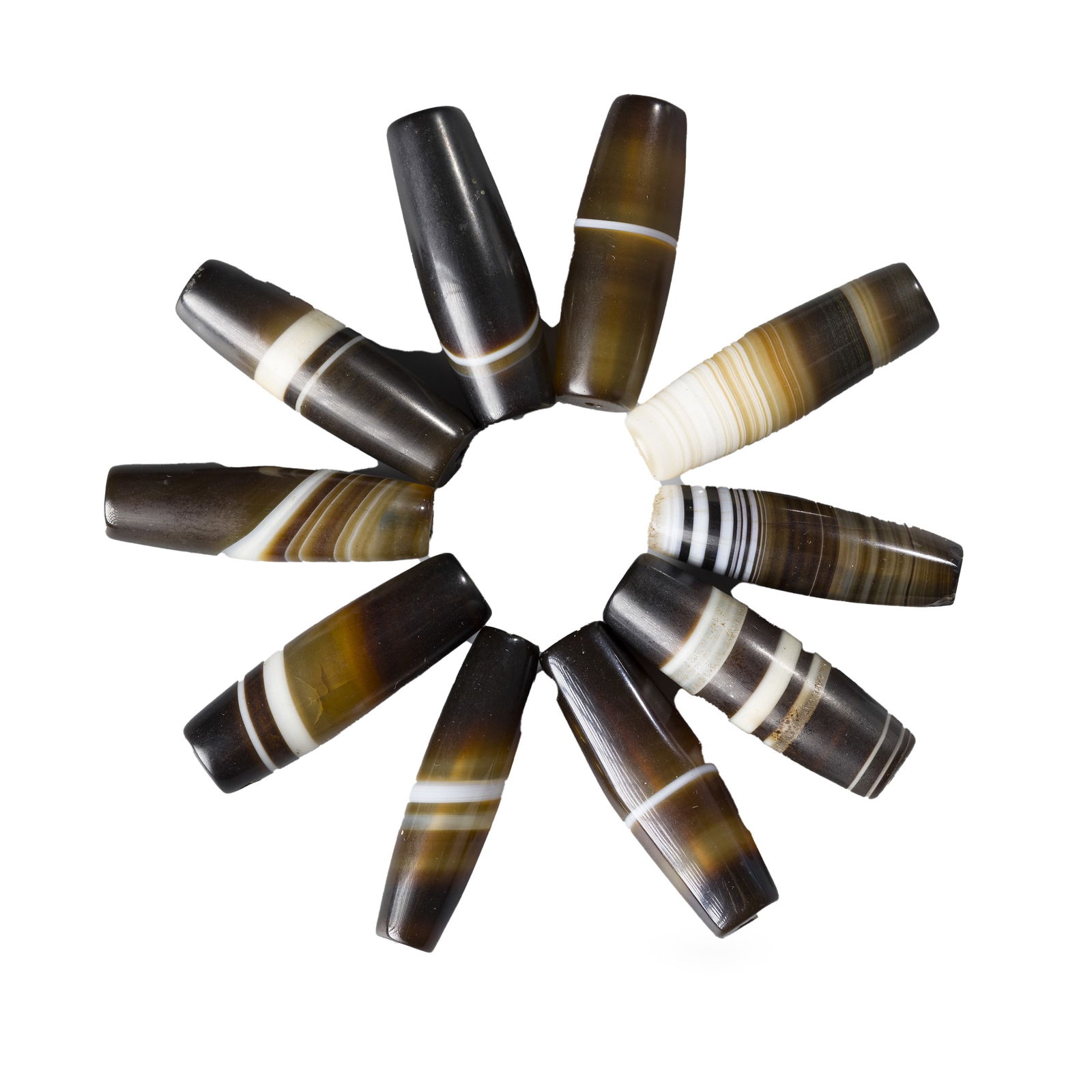 Lot of 10 Old Antique Banded Agate Beads – Beautiful Colors: A set of 10 old antique banded agate beads showcasing rich, beautiful colors and natural patterns. Total weight approximately 78 g