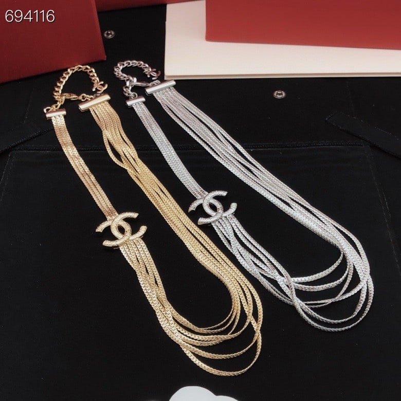 Chanel necklace (1 of 7)