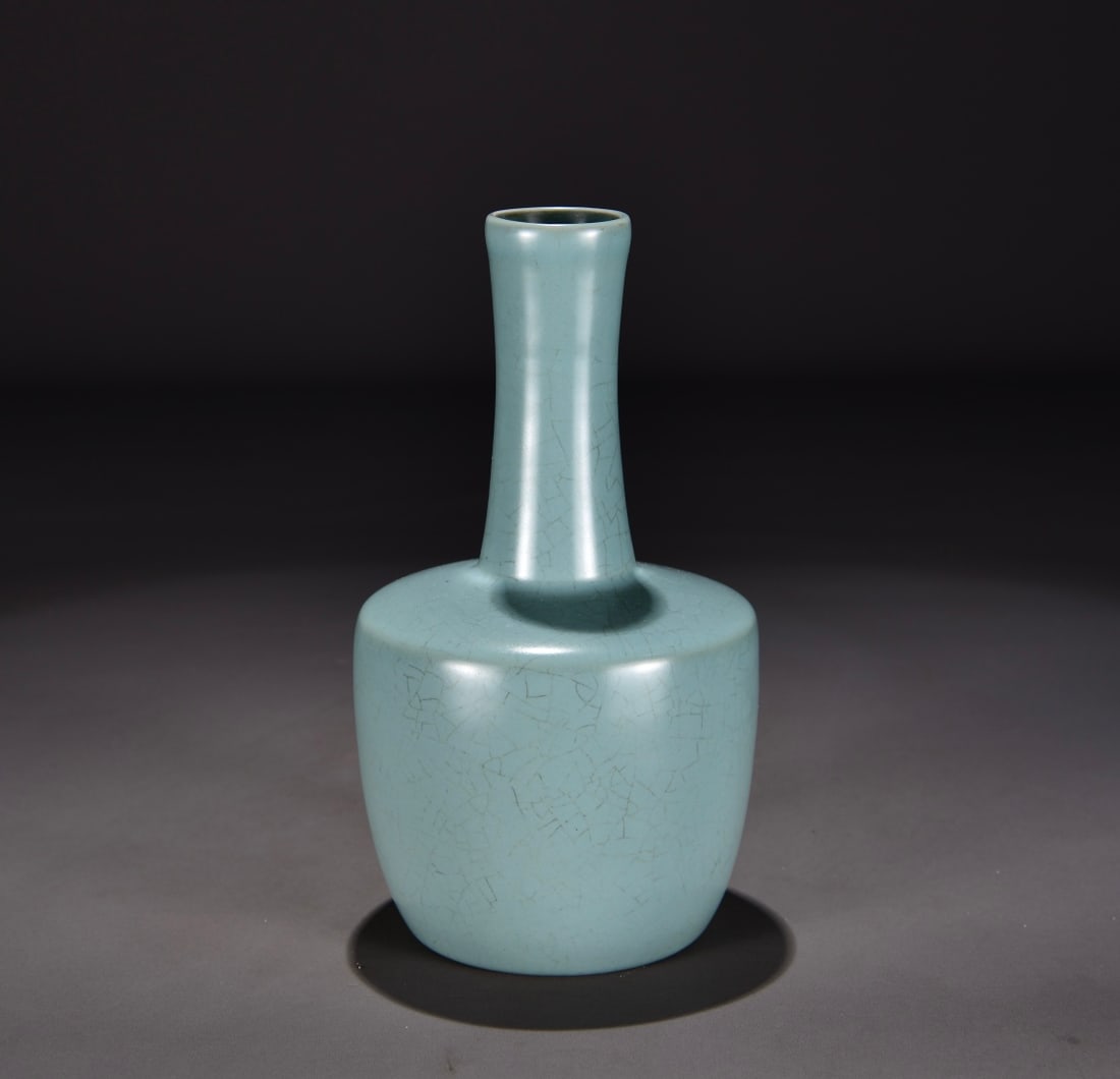 Former collection of Song Dynasty Ru ware celadon cone-shaped vase: A Song Dynasty Ru ware celadon cone-shaped vase, formerly in my collection! Dimensions: Height 22 mm, Width 13 mm Provenance:From an old private estate in Paris, France. The private collector Jasmine