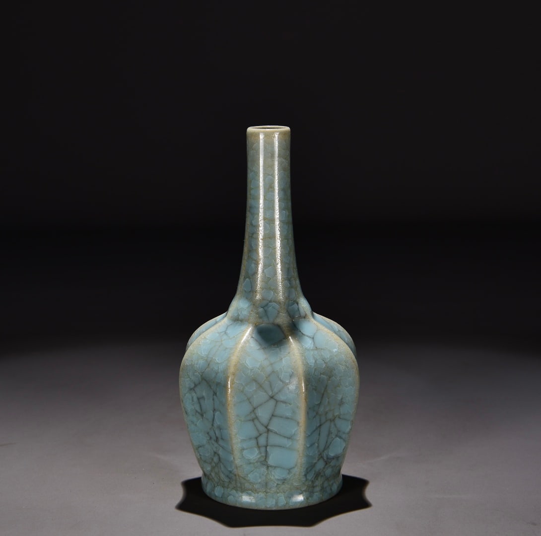 Former collection of Song Dynasty Ru ware celadon gall-shaped vase: A Song Dynasty Ru ware celadon-glazed gall-shaped vase, formerly in my collection! Dimensions: Height 23 cm, Width 12 cm. Provenance:Private collection, Hamburg, Germany. Our cooperative logistics ser