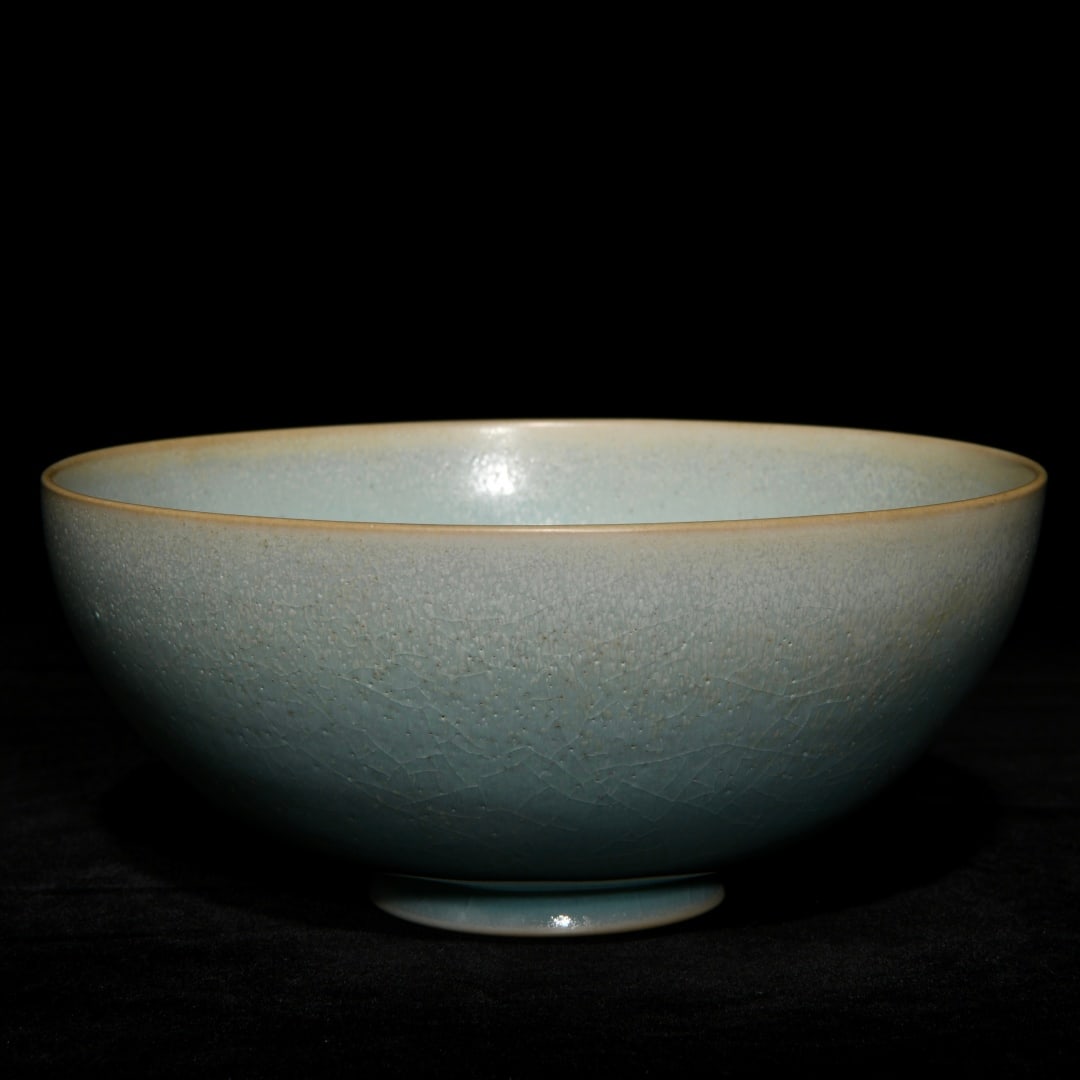 Song Dynasty Ru ware celadon bowl: A Song Dynasty Ru ware celadon bowl, 8.3cm high and 18.8cm in diameter. Provenance:Private collection, Geneva, Switzerland. Our cooperative logistics services provider expertly handles both domestic a
