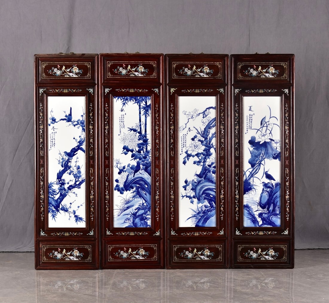 Appreciation of the works of Wang Bu, the "King of Blue and White Porcelain"! A set of blue and: Appreciation of the works of Wang Bu, the "King of Blue and White Porcelain"! A set of blue and white porcelain flower and bird paintings inlaid in a rosewood frame with painted floral patterns! "Spri