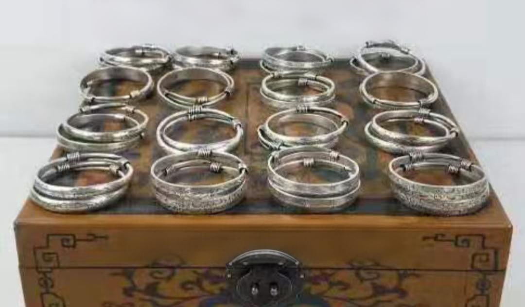 Old silver bracelet (1 of 9)