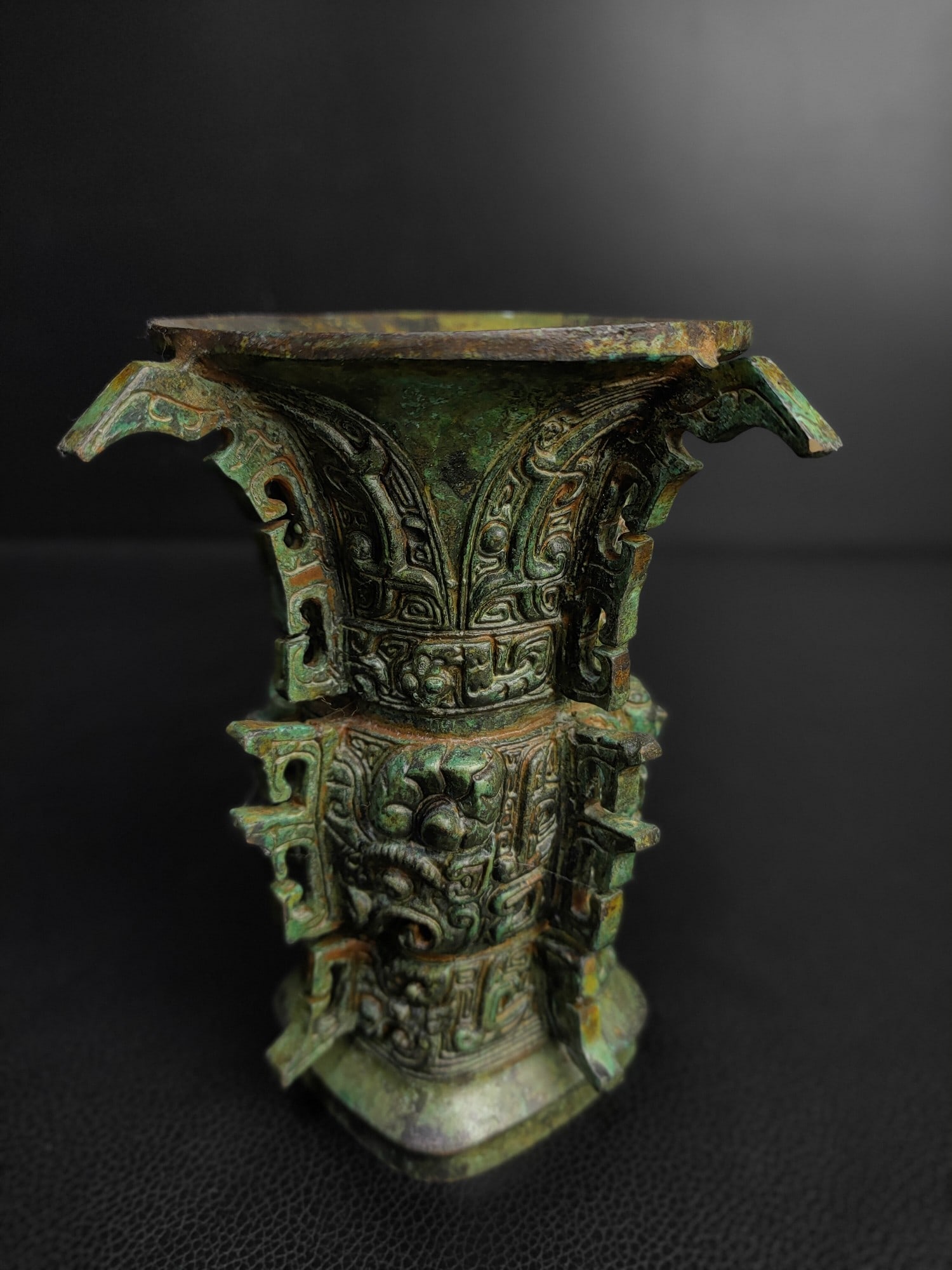 Bronze Jar Flower Drum: A rare pair of bronze jars and flower drums from a rural collection. Exquisitely crafted, beautifully shaped, and weighing 630 grams each. 12 cm high and 10 cm wide. Provenance:From an old private est