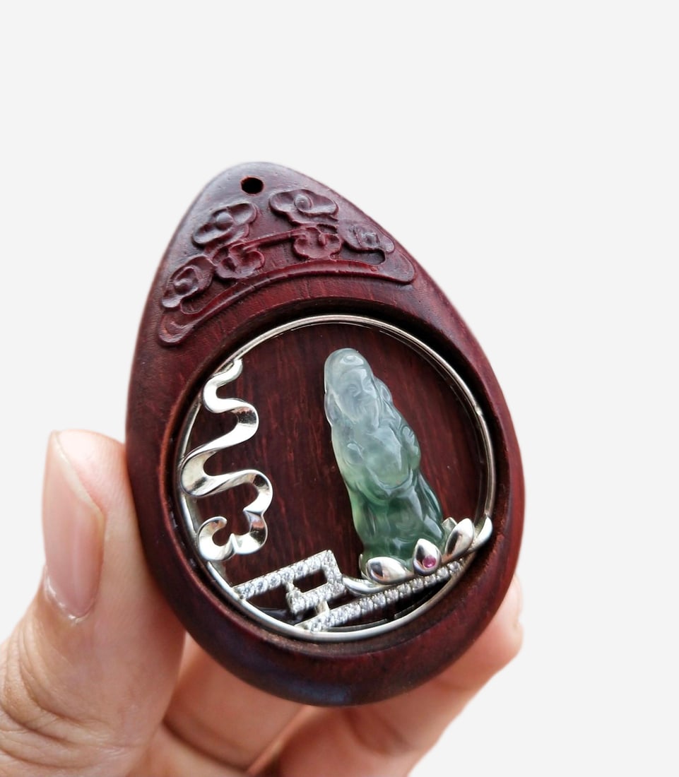 Rosewood inlaid with jade God of Wealth pendant: Rosewood inlaid with jade God of Wealth pendant Provenance:from a private collector in Ankara, Turkey. Our cooperative logistics services provider expertly handles both domestic and global shipping ar