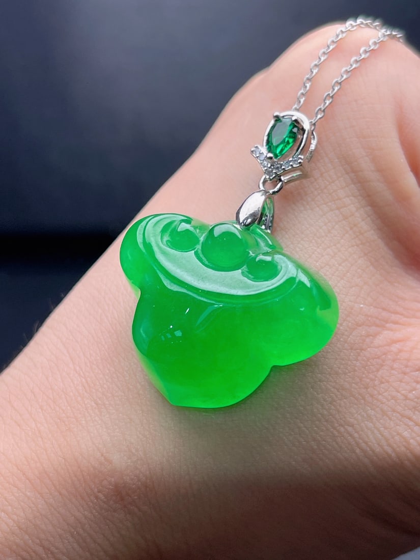 Jadeite Icy Green Pendant (1 of 10)