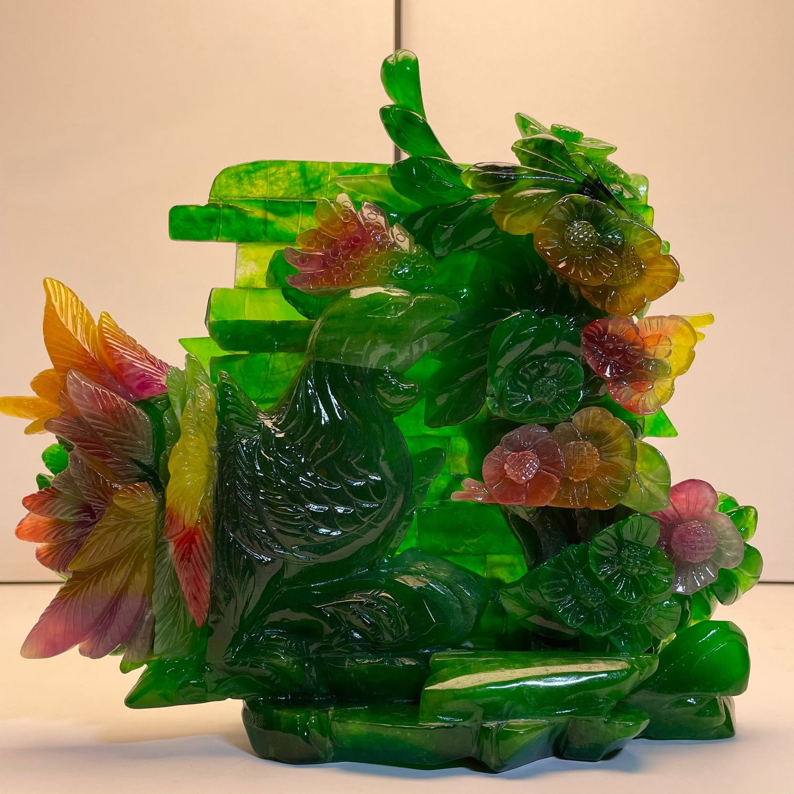 High-quality, colorful old jadeite three-dimensional ornament (1 of 8)