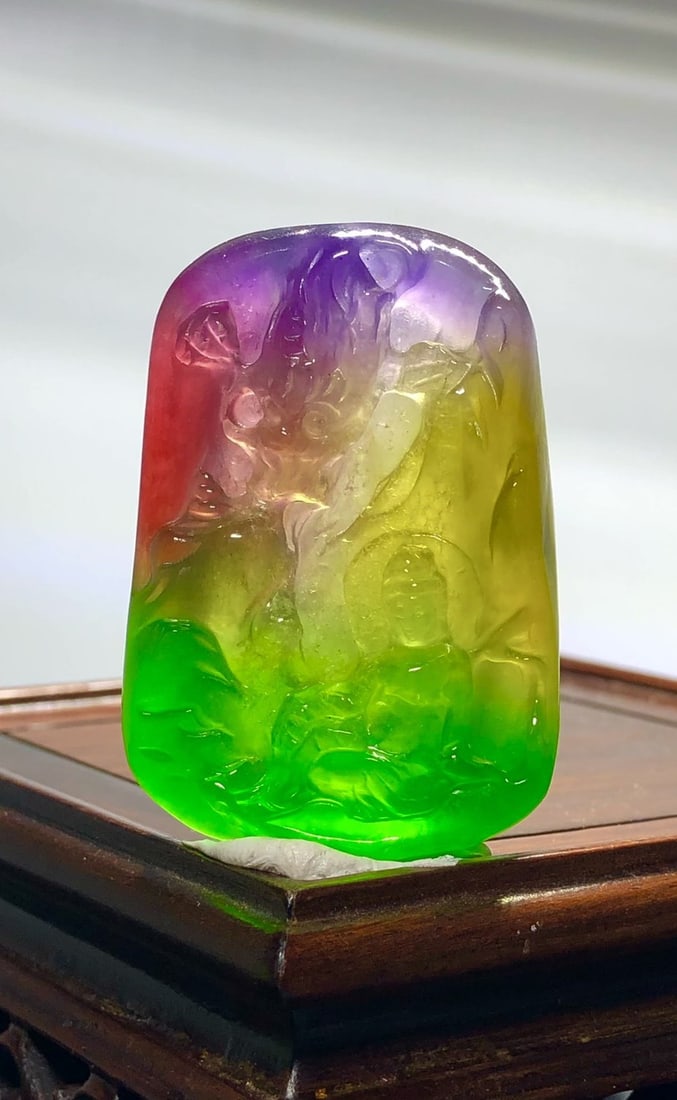 High-quality, multi-colored jadeite three-dimensional relief carving of Guanyin riding a dragon: High-quality, multi-colored jadeite three-dimensional relief carving of Guanyin riding a dragon pendant Provenance:Private collection, Athens, Greece. Our cooperative logistics services provider exper