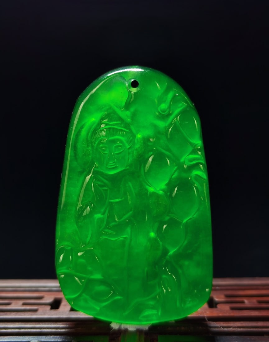 High-quality ice dragon stone imperial green jadeite Guanyin pendant (1 of 6)