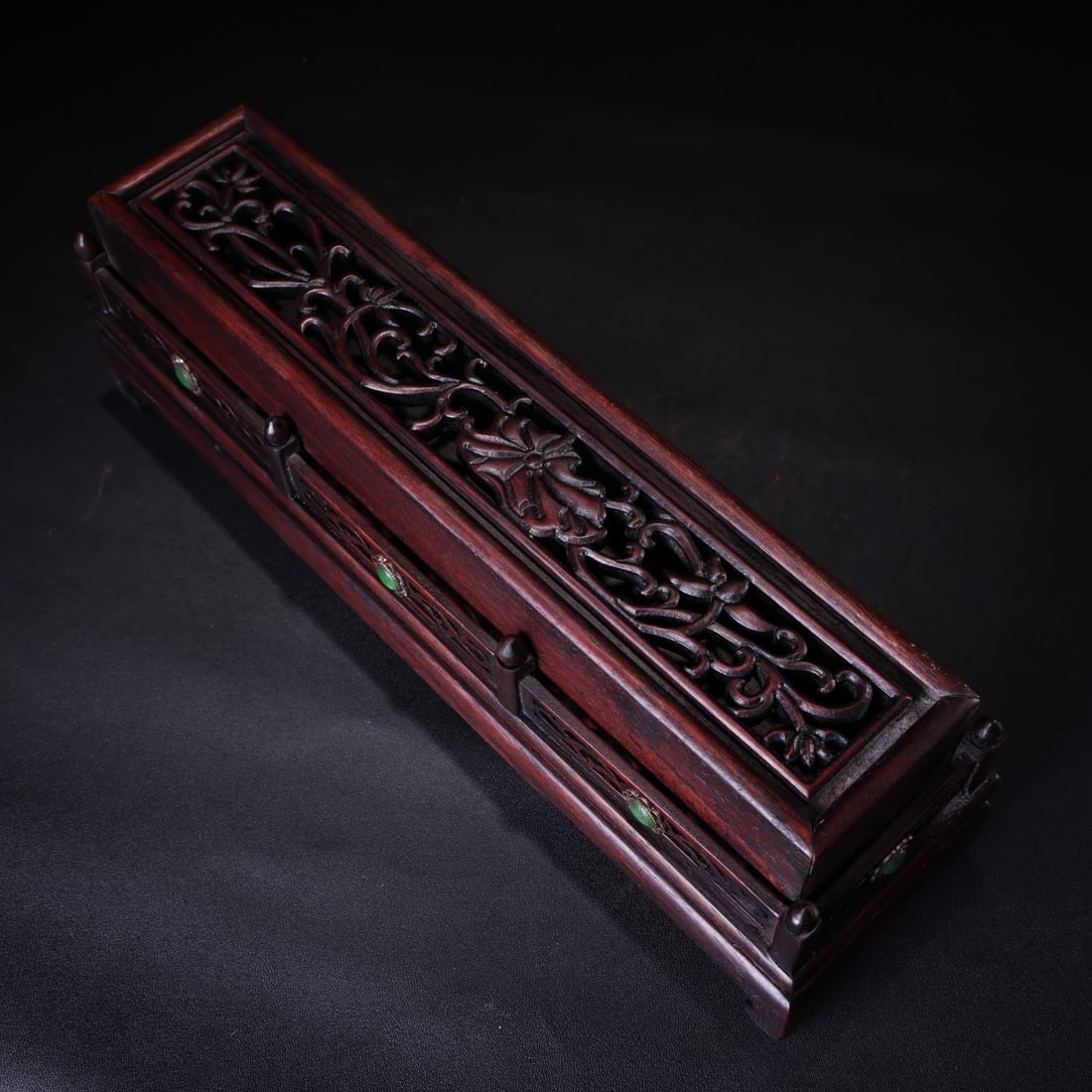 Rare antique rosewood openwork carved long incense burner box: Rare antique rosewood openwork carved long incense burner, exquisite craftsmanship, beautiful shape, weighs 620 grams, is 11 cm high and 30 cm wide. Provenance:From an old private collection in Hessen
