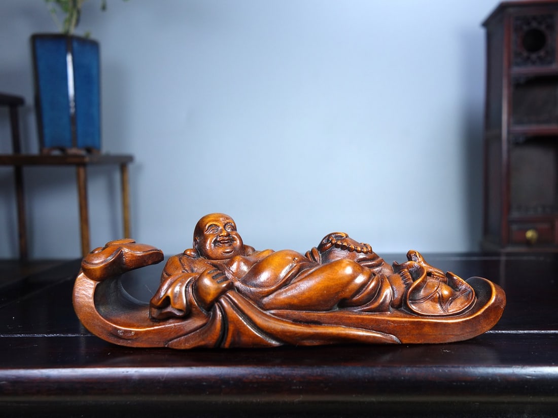 Exquisitely carved Maitreya Buddha brush rest made of boxwood from an old collection (1 of 9)