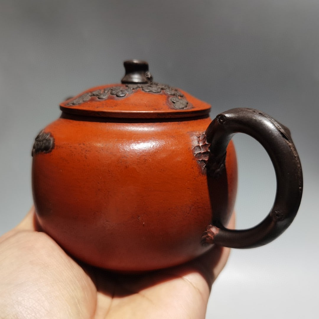 Name: Pine Needle Teapot - 3
