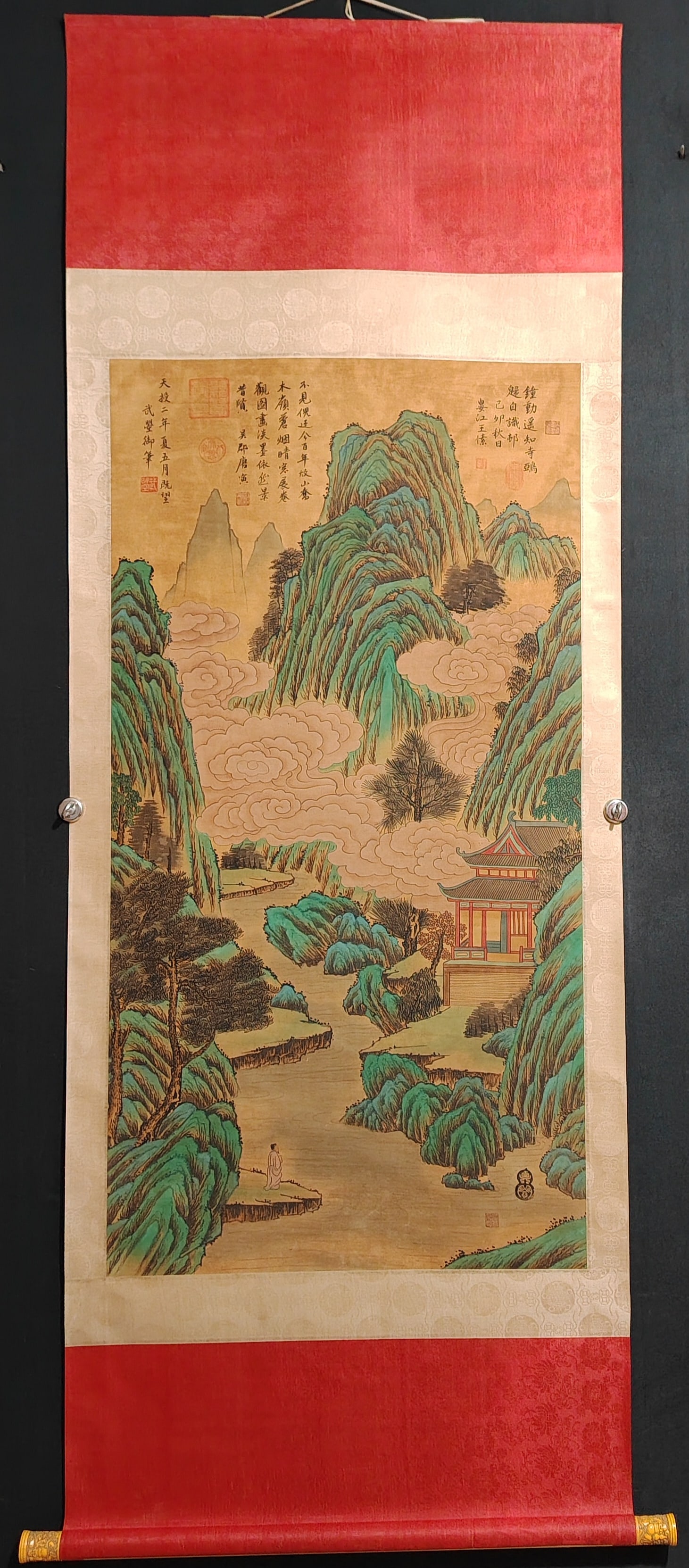 Wu Zetian's landscape: A handmade four-foot-long landscape painting of Empress Wu Zetian, depicting a single subject. Actual product photographed. Material: Silk. Mounting dimensions: 215cm x 79.5cm. Painting core dimension