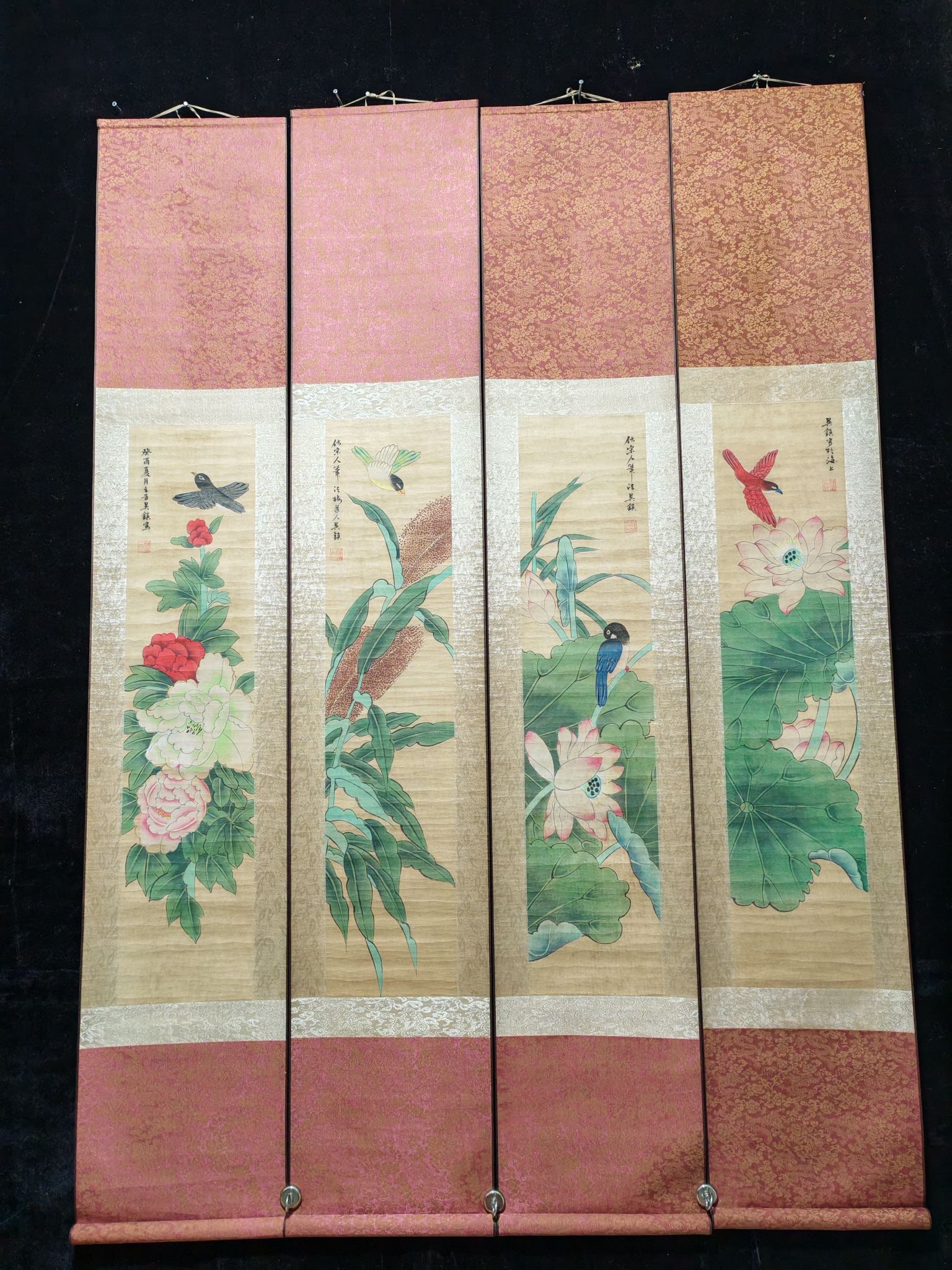 Wu Zhen's four-panel hand-painted flower and bird screen (1 of 8)