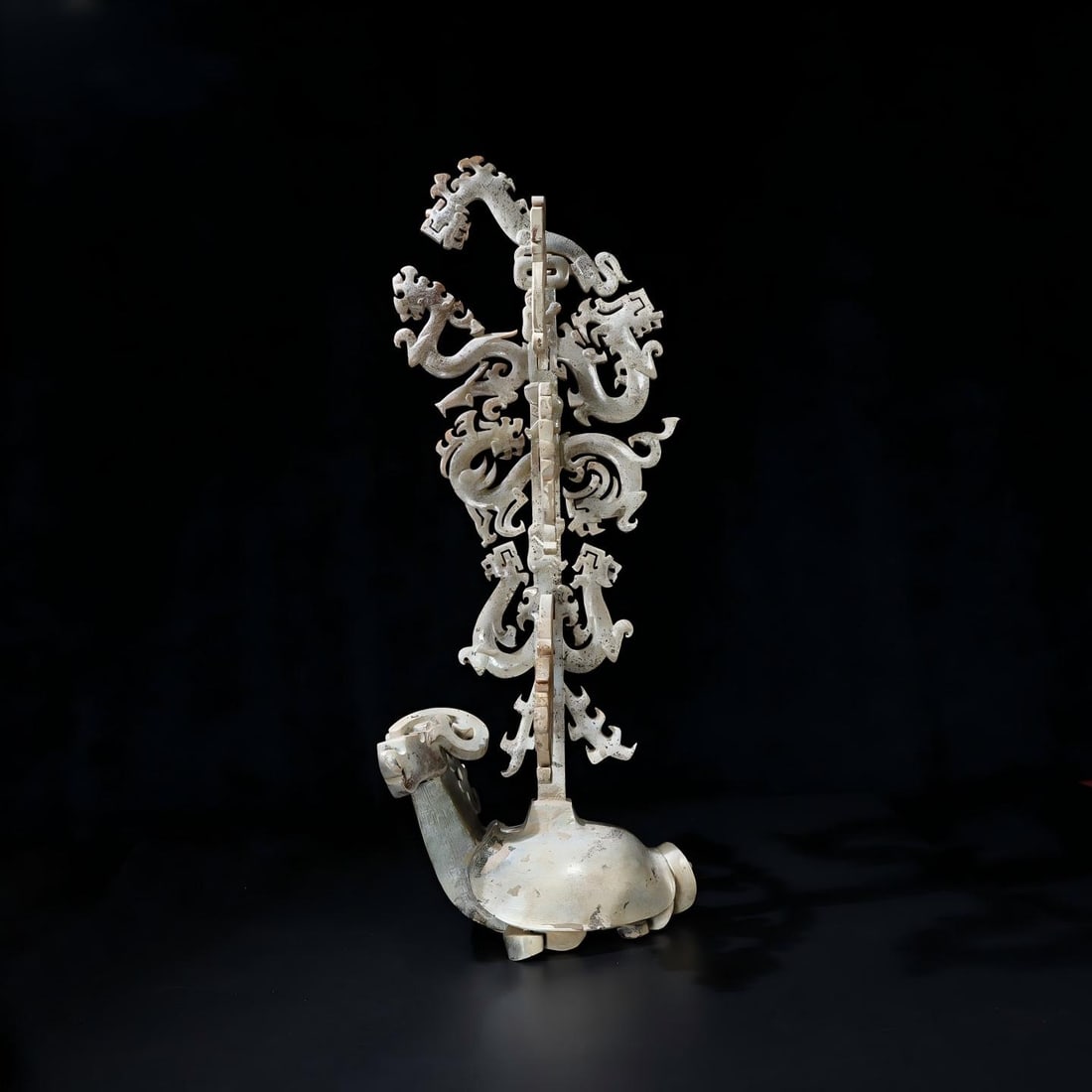 Exquisite antique, Hetian jade, unearthed, fully infiltrated with gray patina, featuring a dragon (1 of 9)