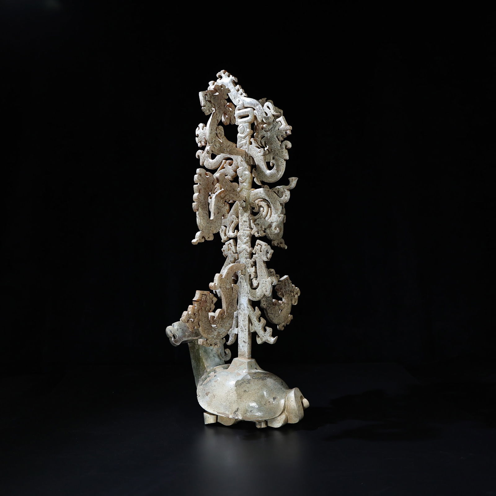 Exquisite antique, Hetian jade, unearthed, fully infiltrated with gray patina, featuring a dragon - 4