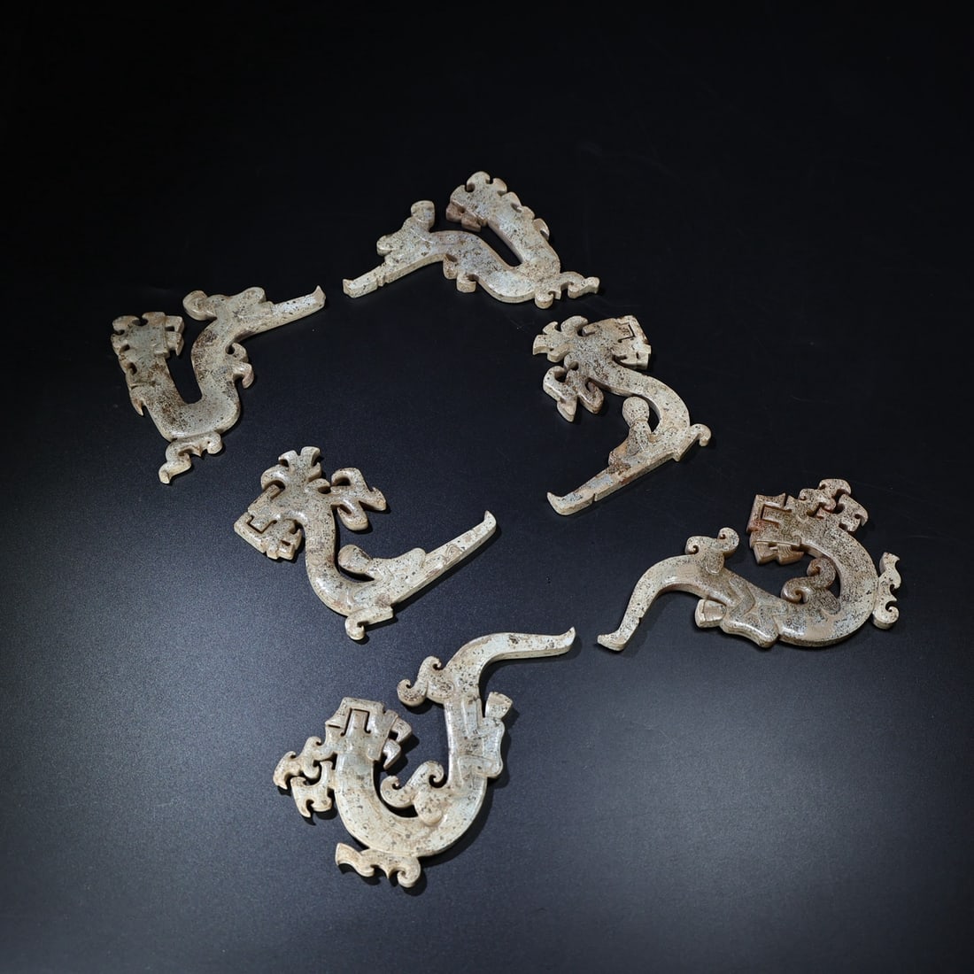 Exquisite antique, Hetian jade, unearthed, fully infiltrated with gray patina, featuring a dragon - 8