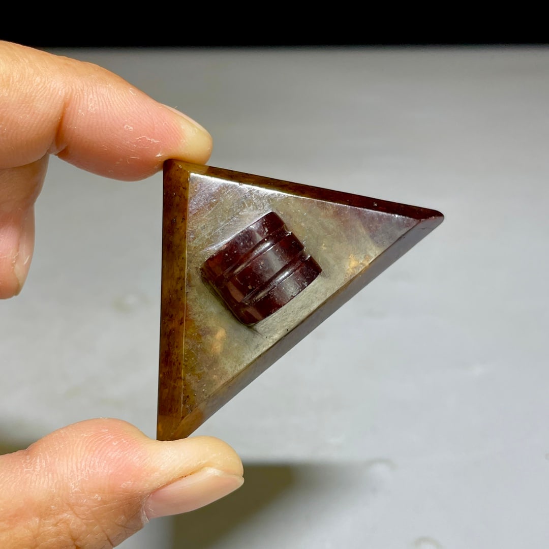 Hetian jade triangular button seal - 3