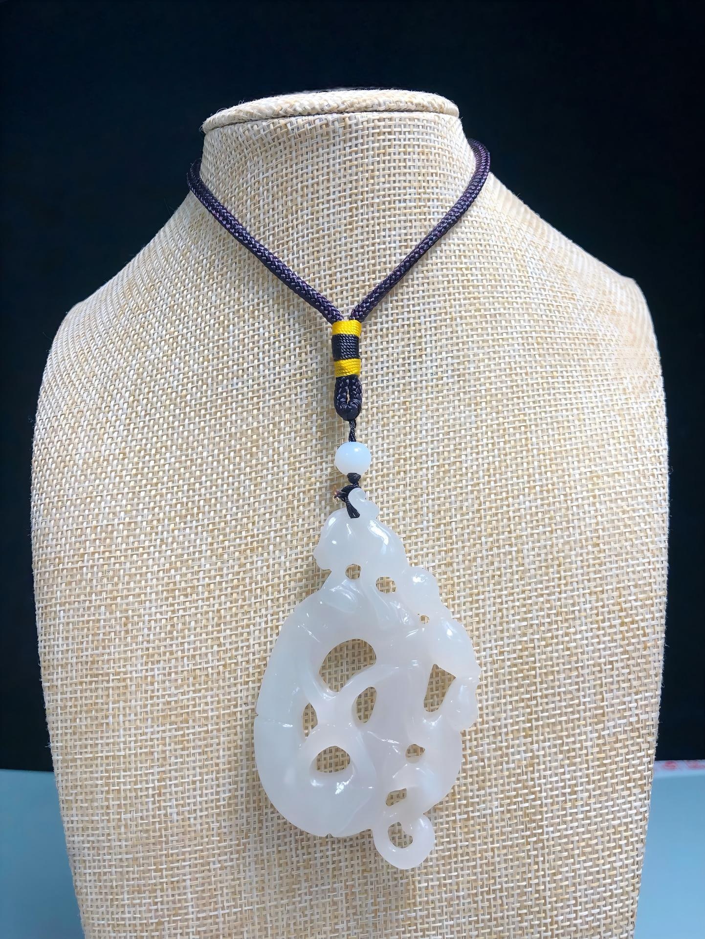 Treasured Hetian jade carving of two monkeys offering peaches (1 of 9)