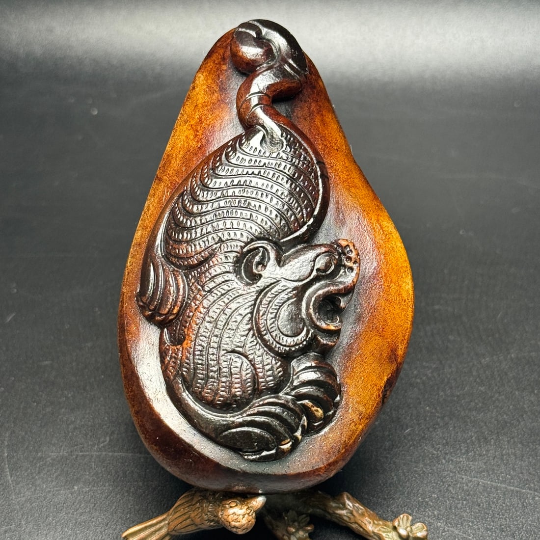 Exquisite Hetian Jade Tiger: Exquisite Hetian jade tiger, king of beasts, symbol of power and awe-inspiring presence. Beautifully carved, with a warm, lustrous texture, rich patina, and attractive color. Dimensions: 101 x 60 x 30