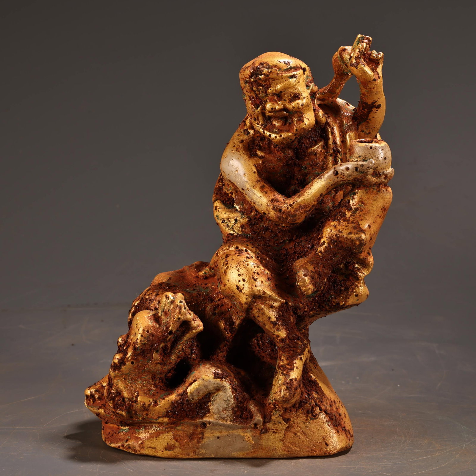 White jade carvings of Arhat figures unearthed from a tomb in the countryside (1 of 11)