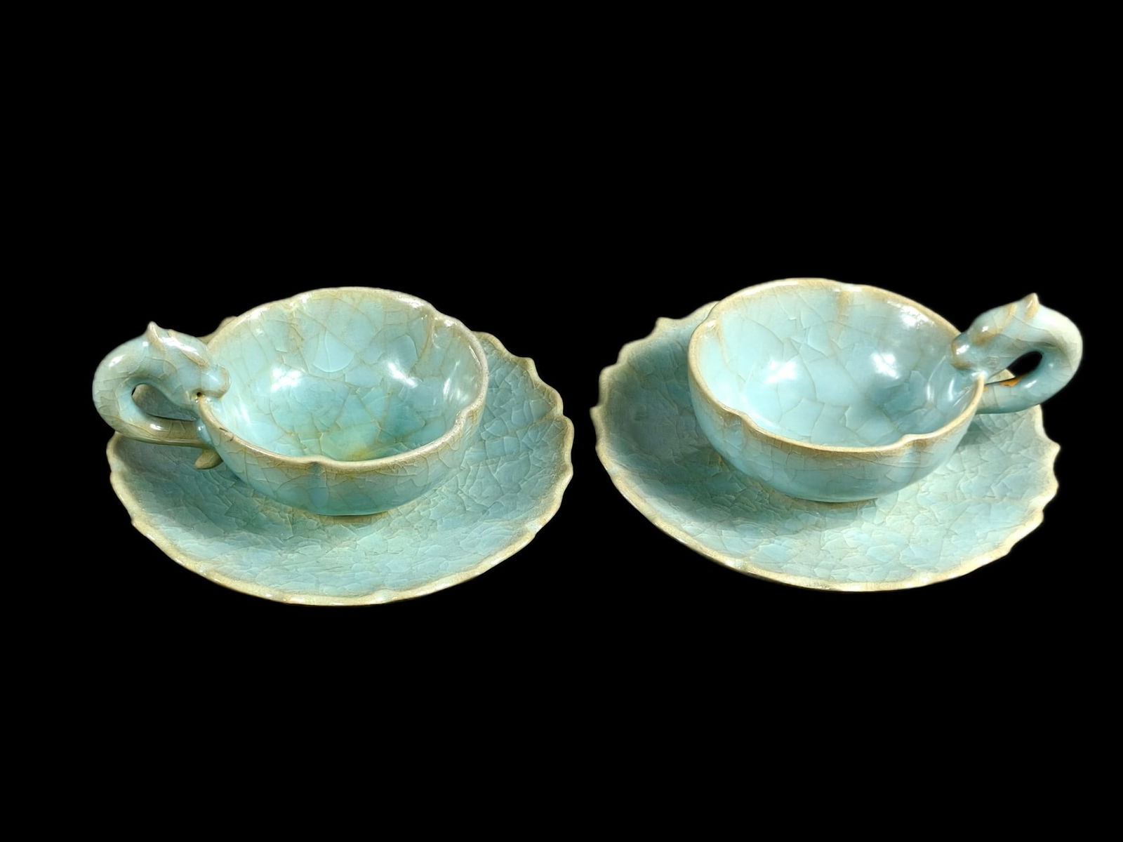 Ice crack pattern cup holder (1 of 9)