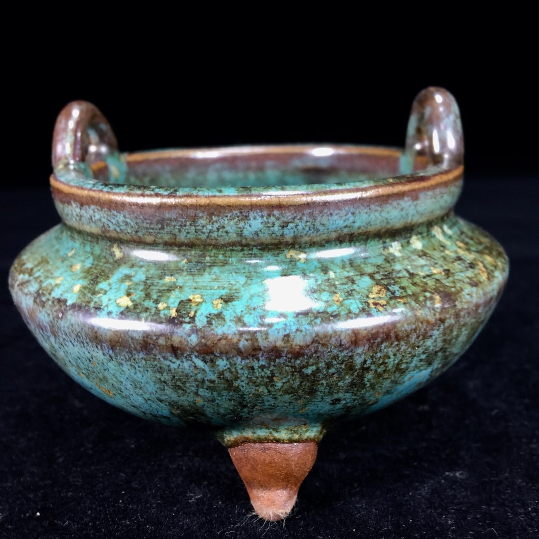 A Song Dynasty Jun ware incense burner with a patina developed over time and adorned with gold (1 of 9)
