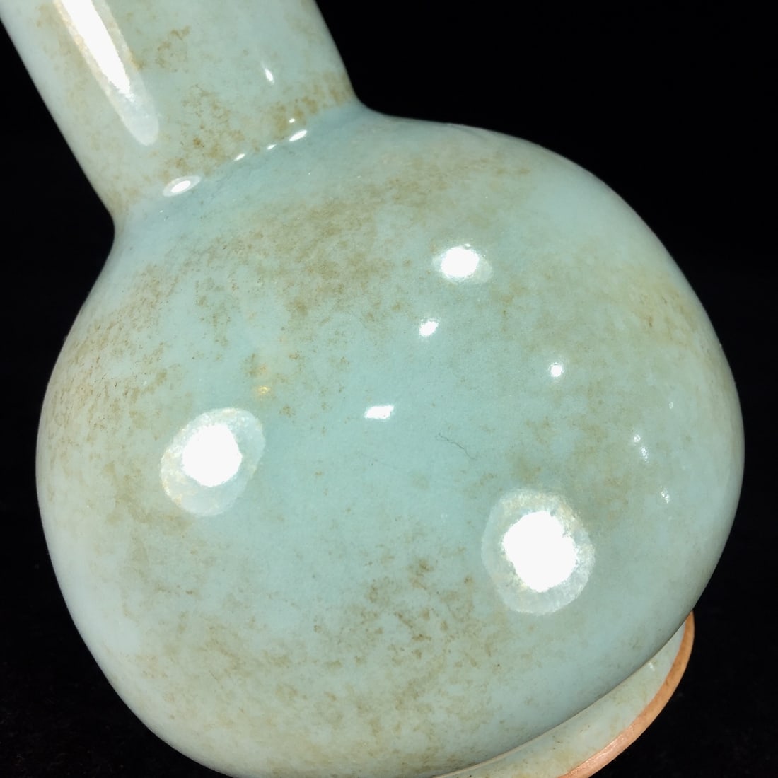 A Song Dynasty Longquan porcelain vase with a layer of patina, passed down through generations. - 7