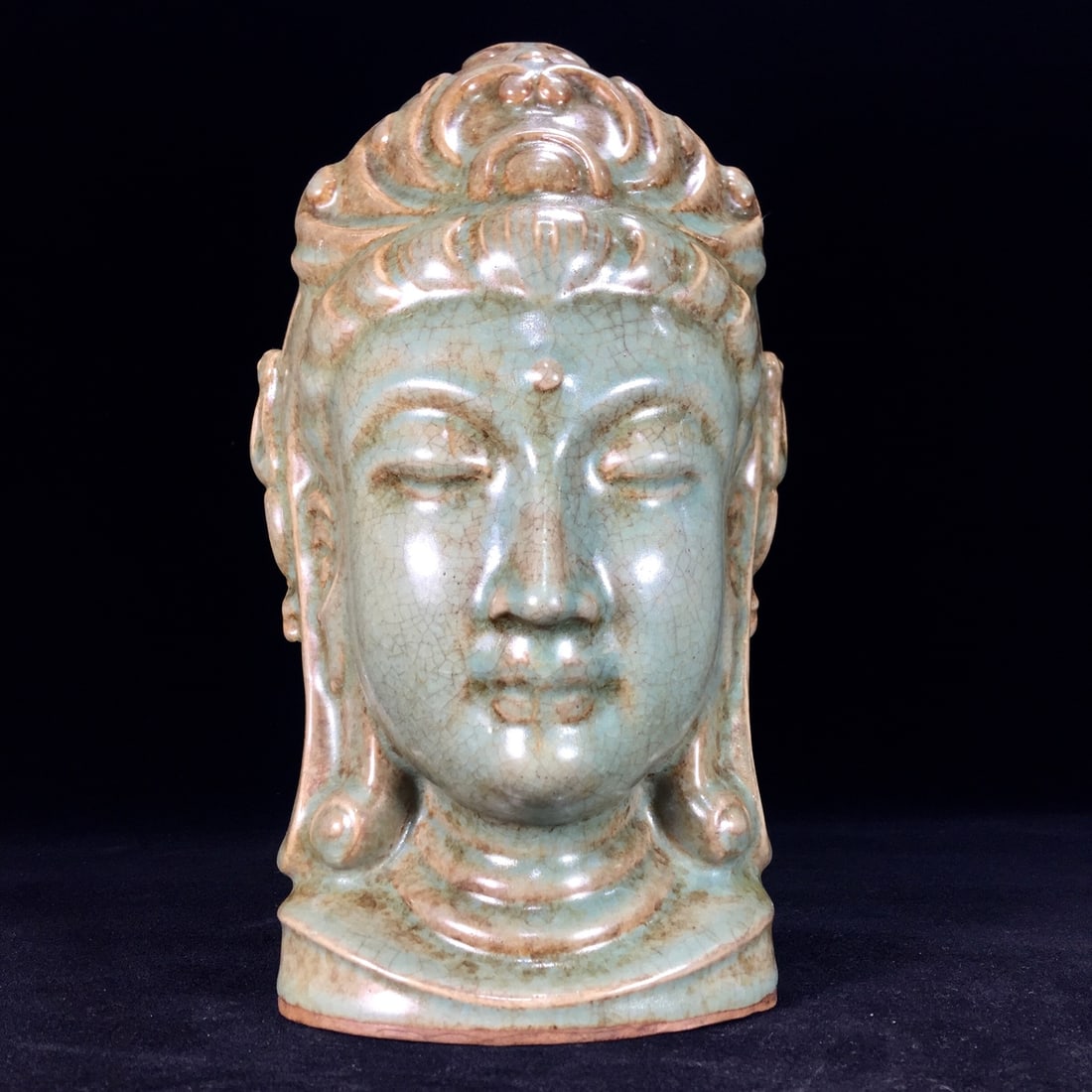 Patina of age, Song Dynasty Ru ware Guanyin Buddha (1 of 9)